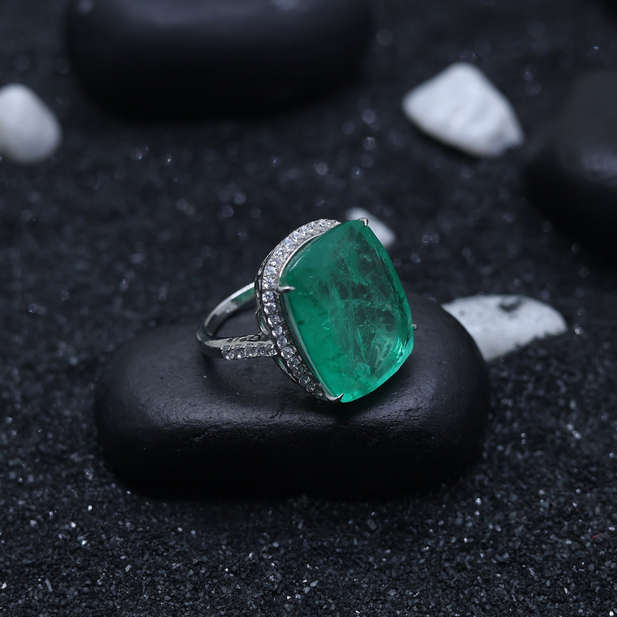 Mystic Emerald Grandeur Ring