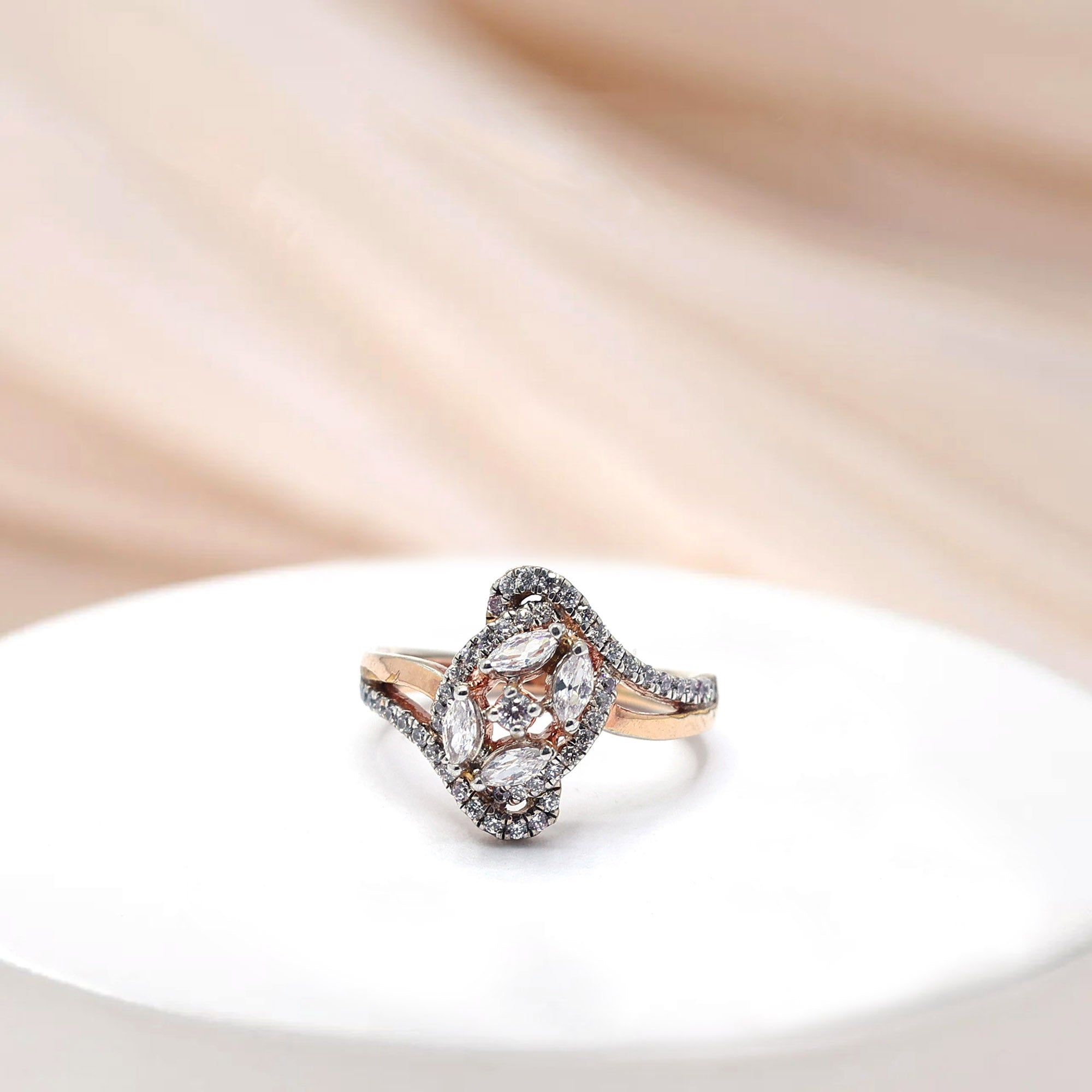 Sparkling Diamond Ring