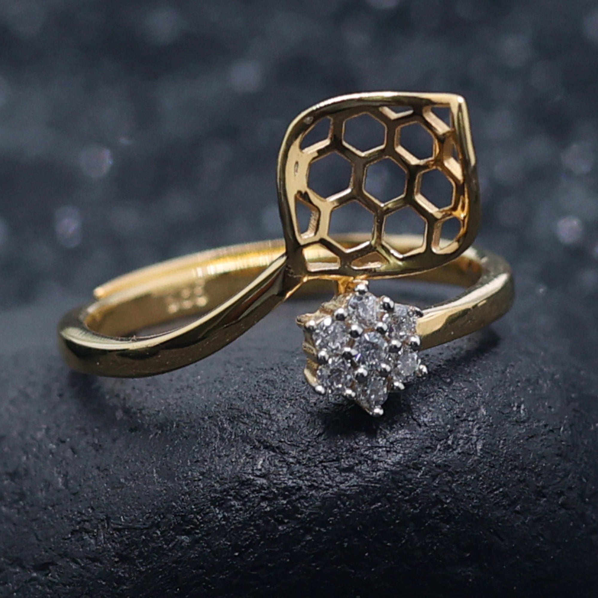 Honeycomb Floral Leaf Ring