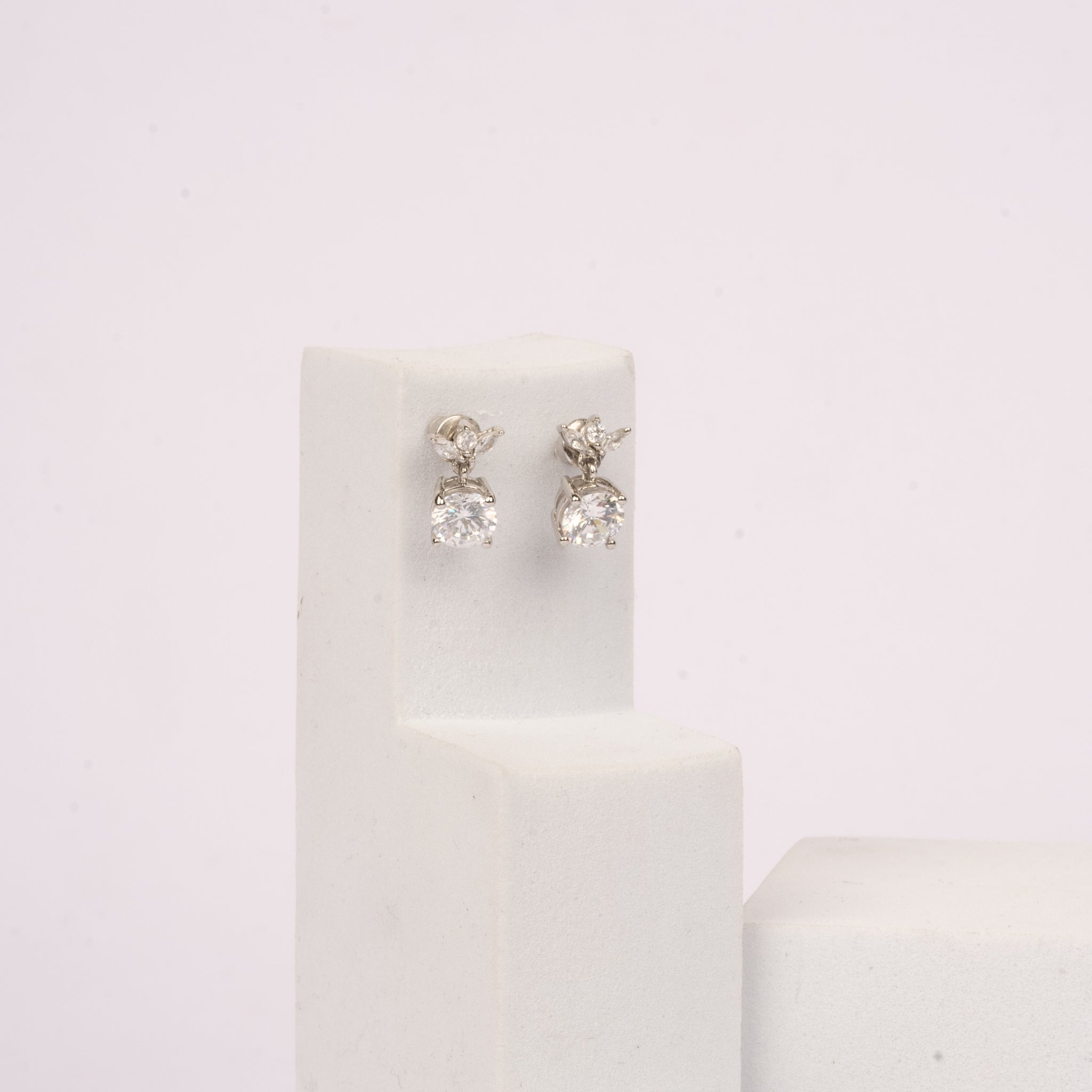 Timeless Topaz Circulets Solitaire Floral White Gold Silver Stud Earring For Woman