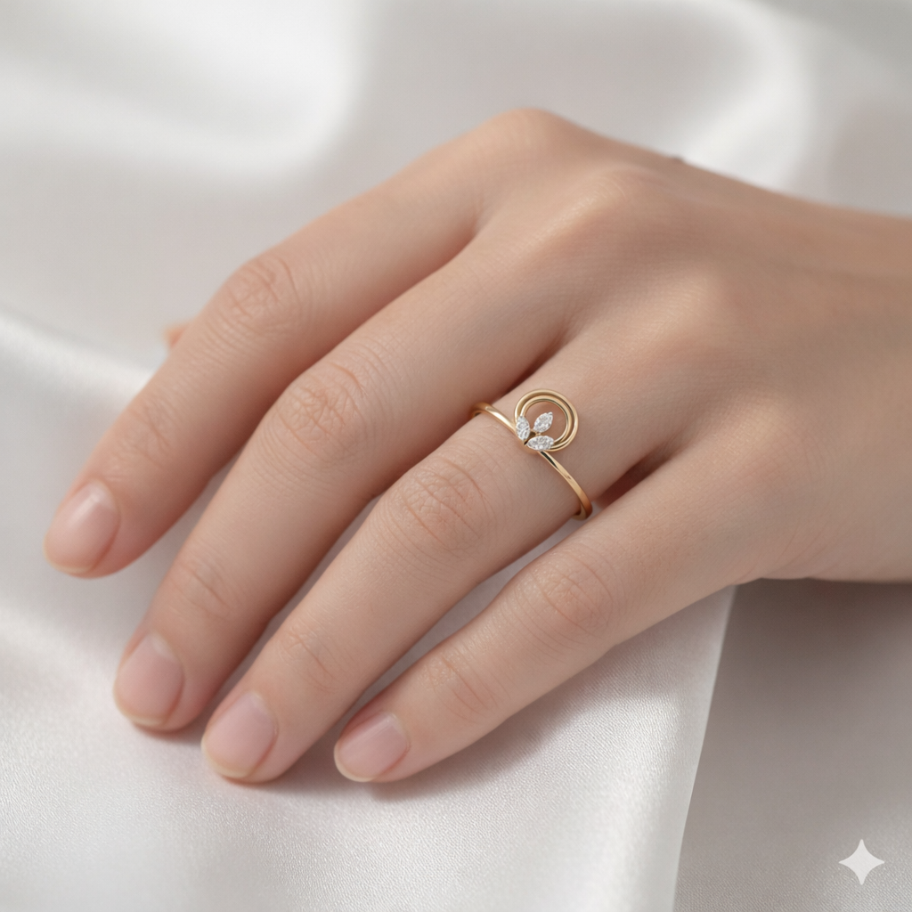 Elegant Circle Leaf Design Ring