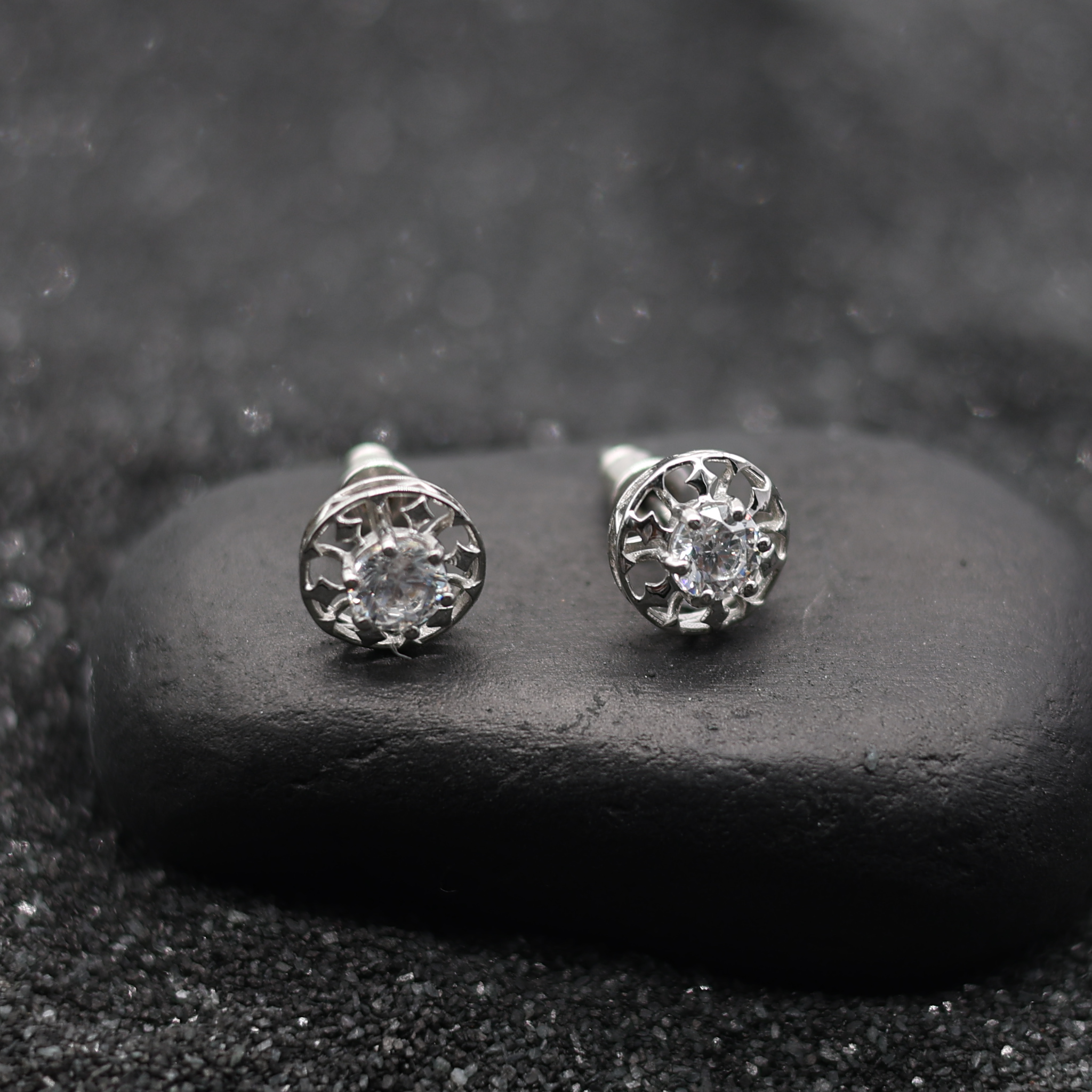 White Gold Adjustable Silver Floral Round Stud Earring For Woman