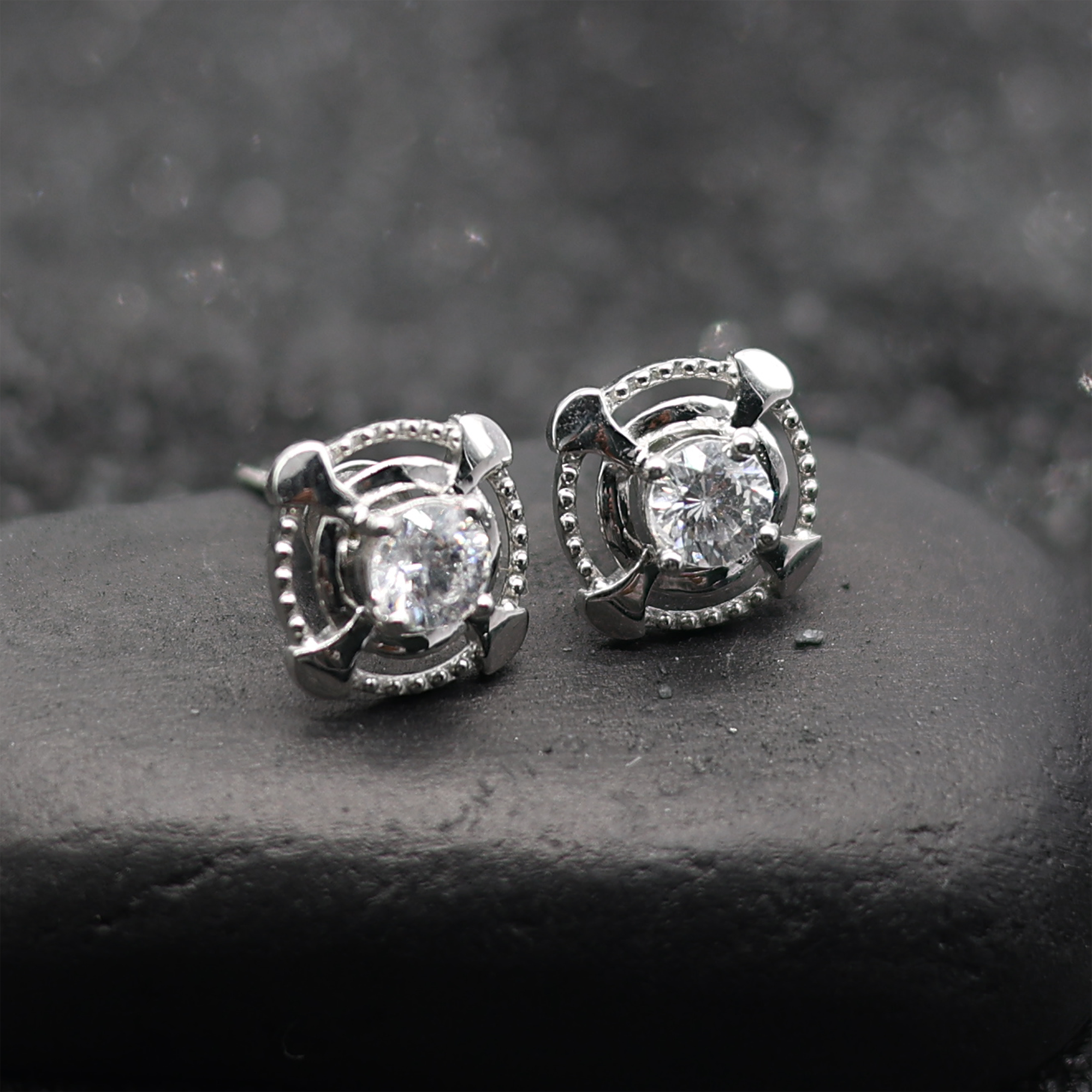 Milgrain Circular Diamond Stud Earrings