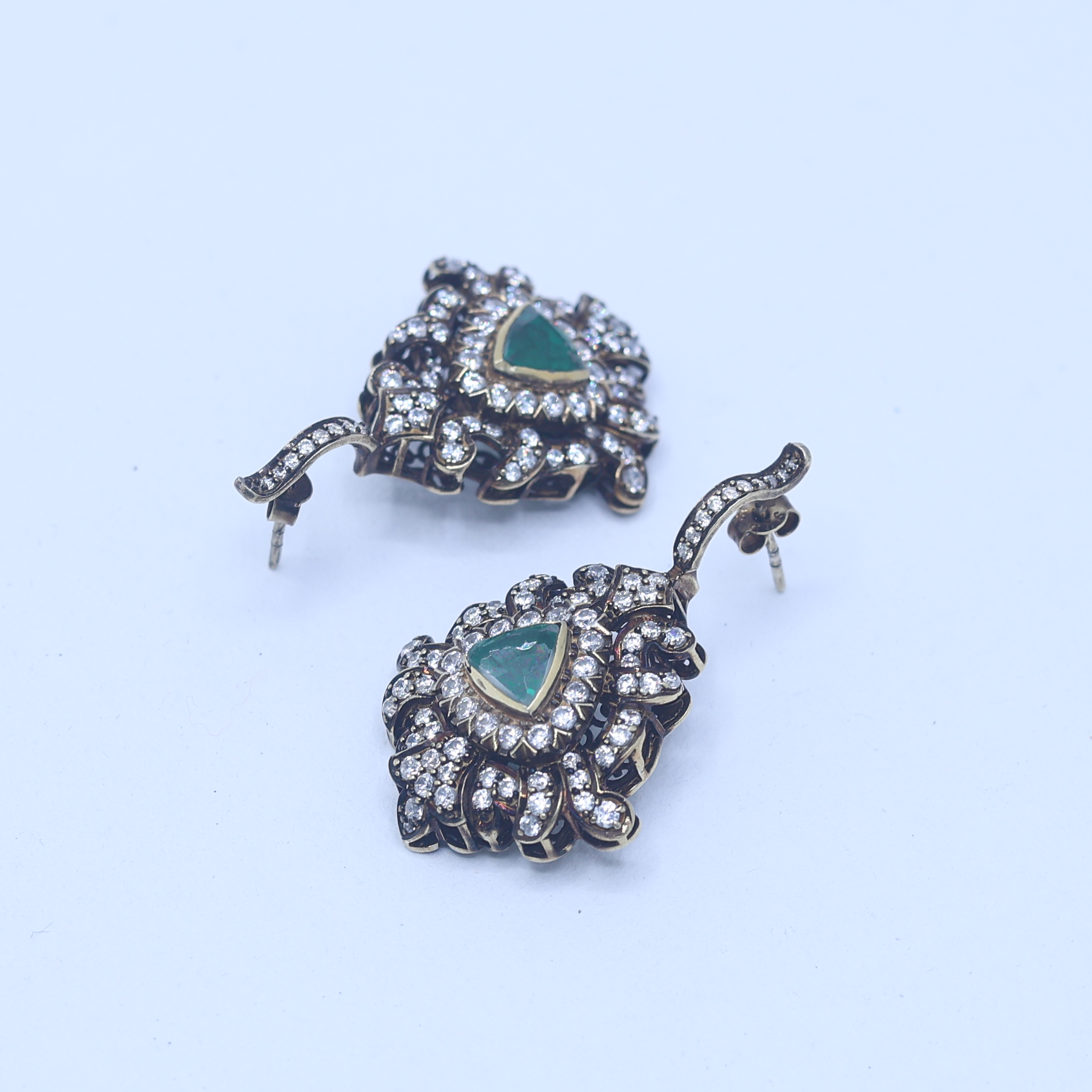 Rani Lakshmi Victory Dangler