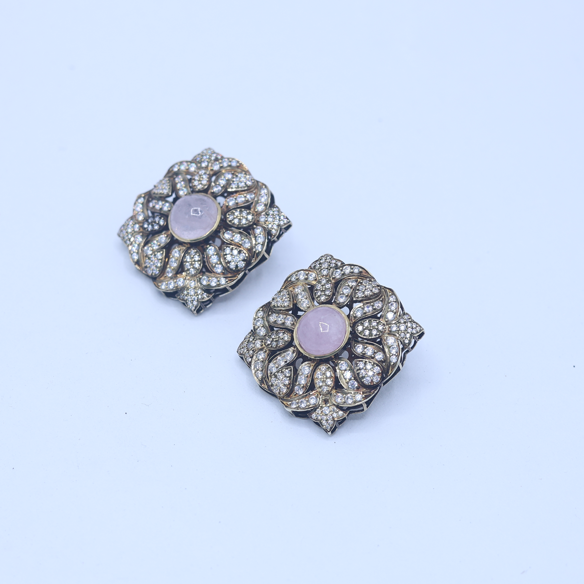 Maharani Devyani Antique Stud