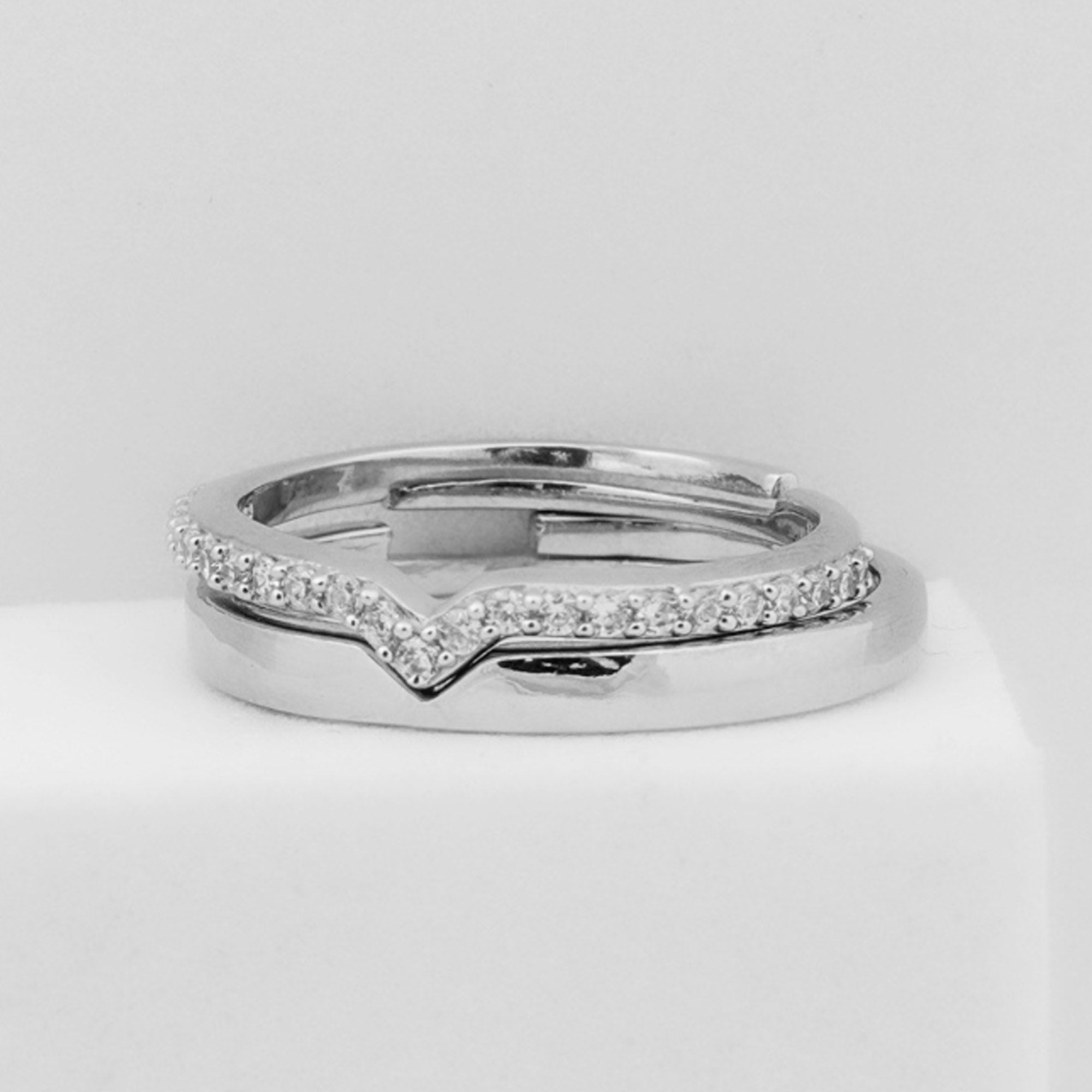 V Shaped Couple Band Ring