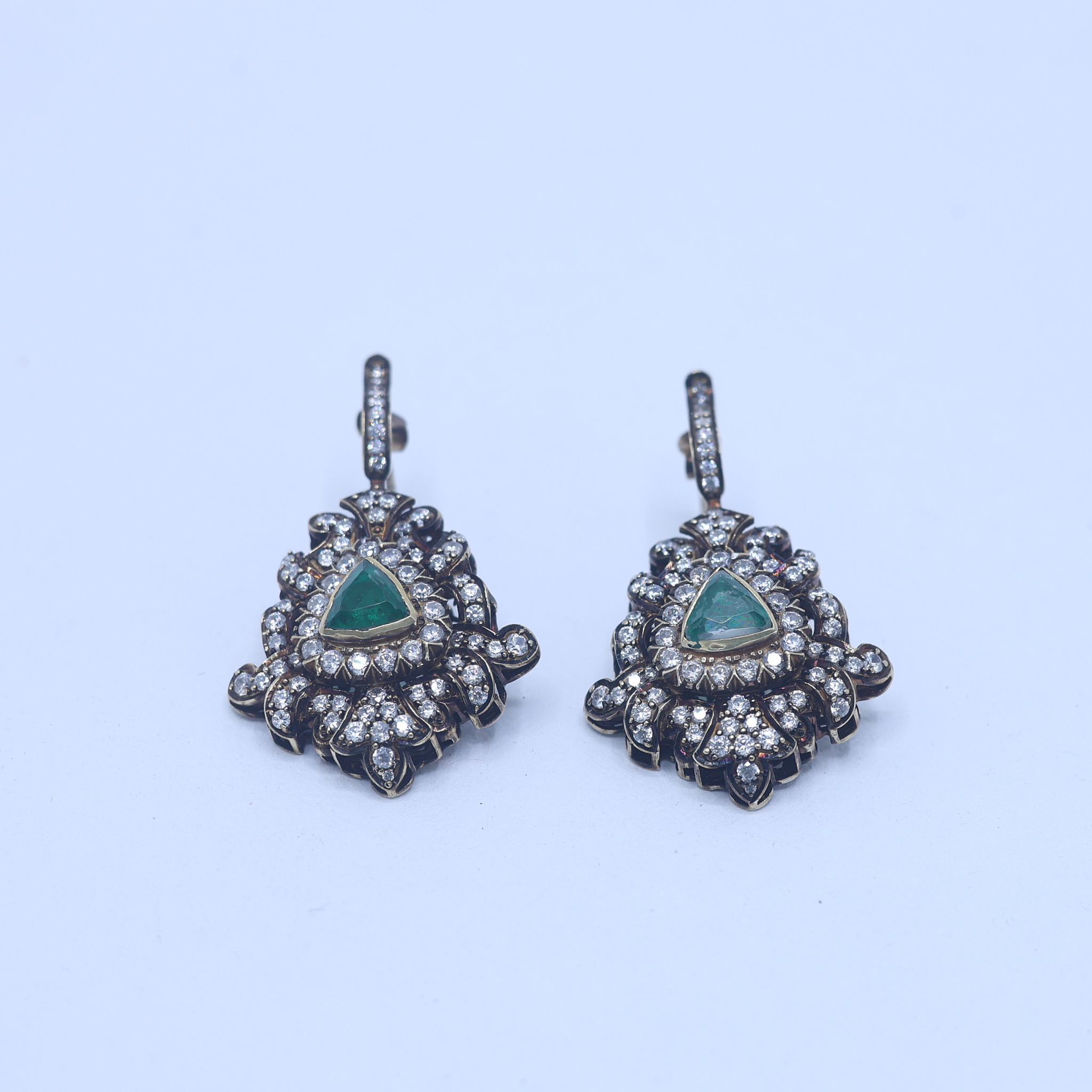 Rani Lakshmi Victory Dangler
