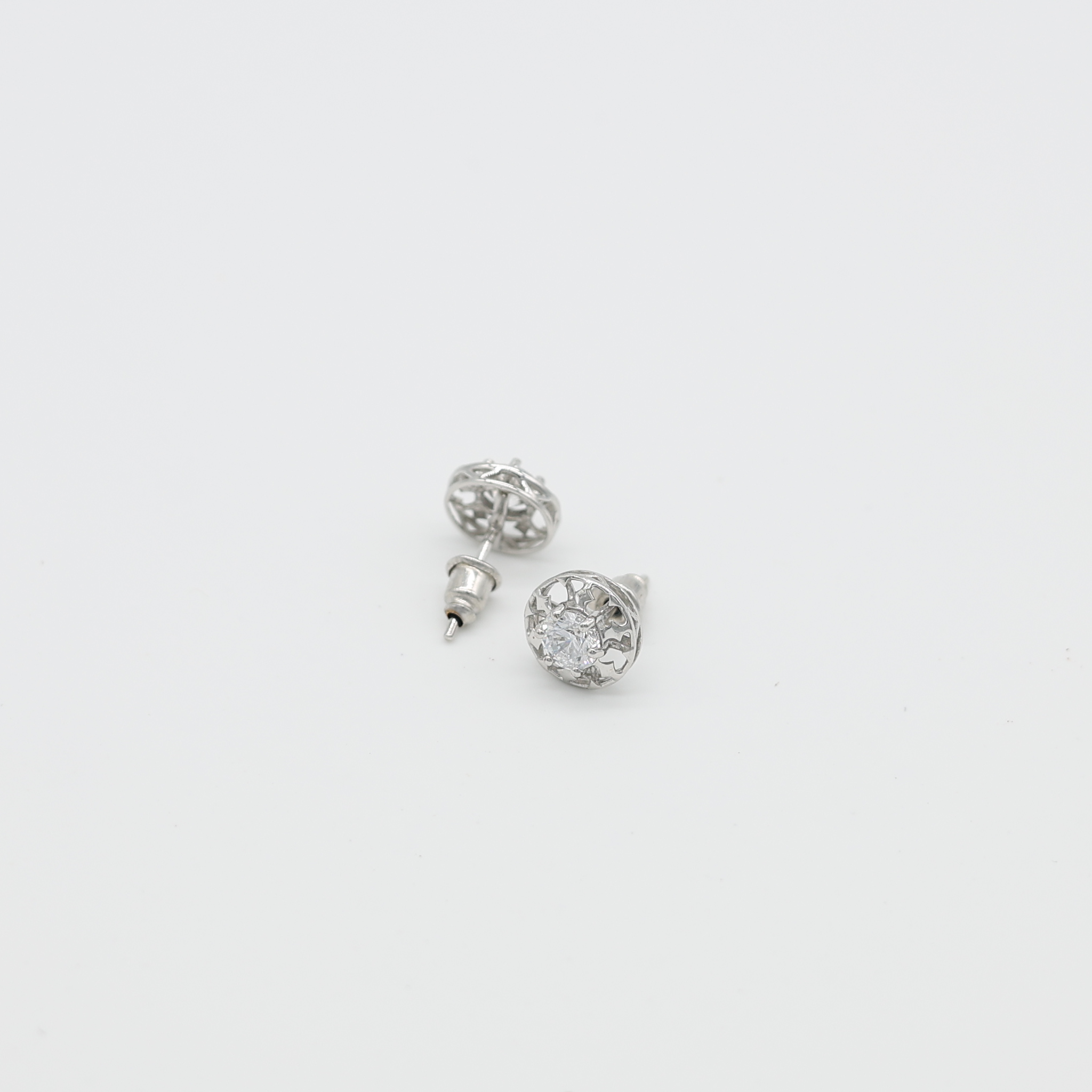 White Gold Adjustable Silver Floral Round Stud Earring For Woman