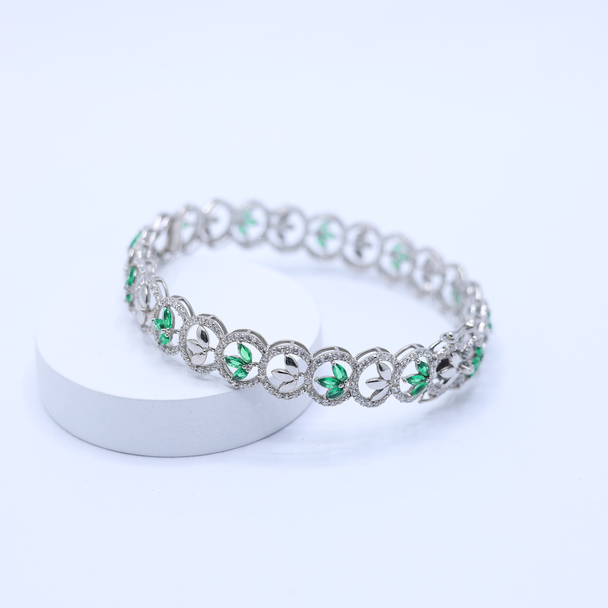Leaf Paraiba Openable Bracelet