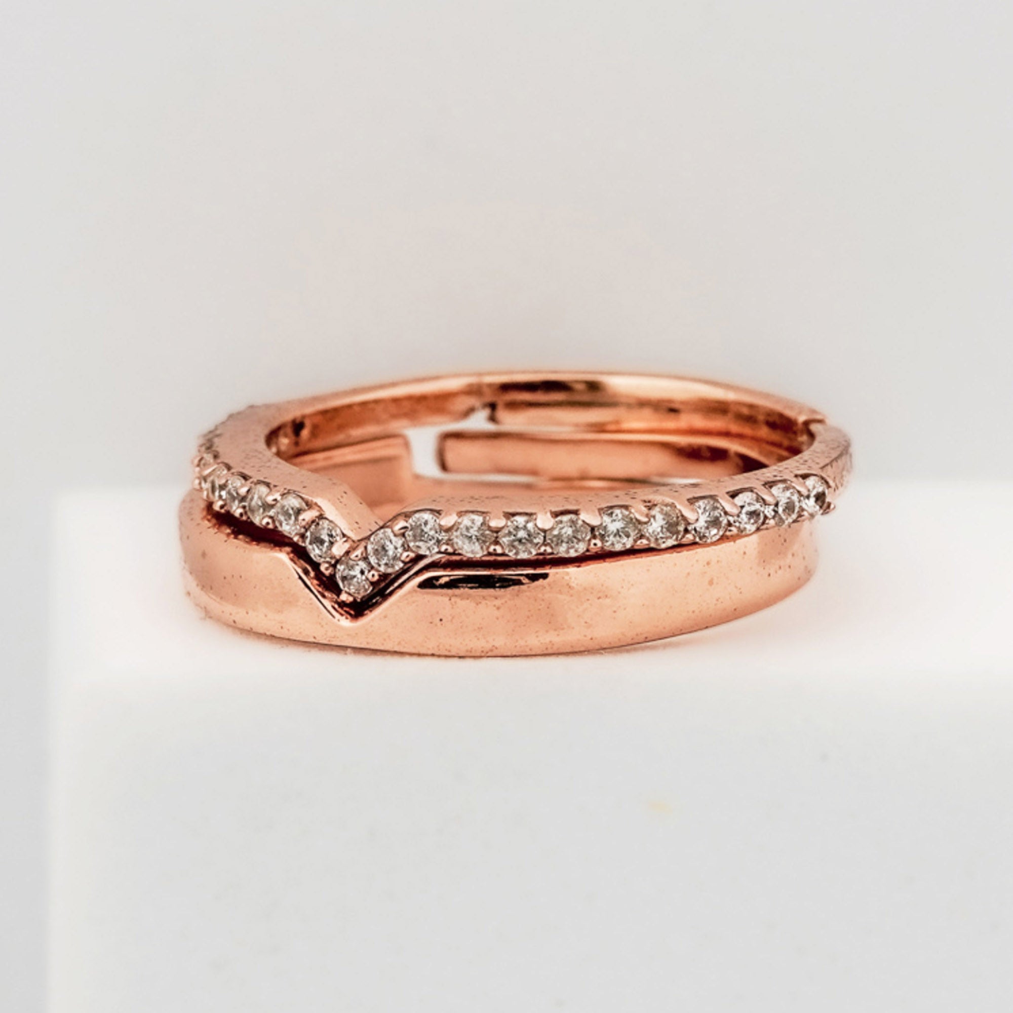 Silver Elegance Adjustable V- Shaped Rose Gold Ring For Couple