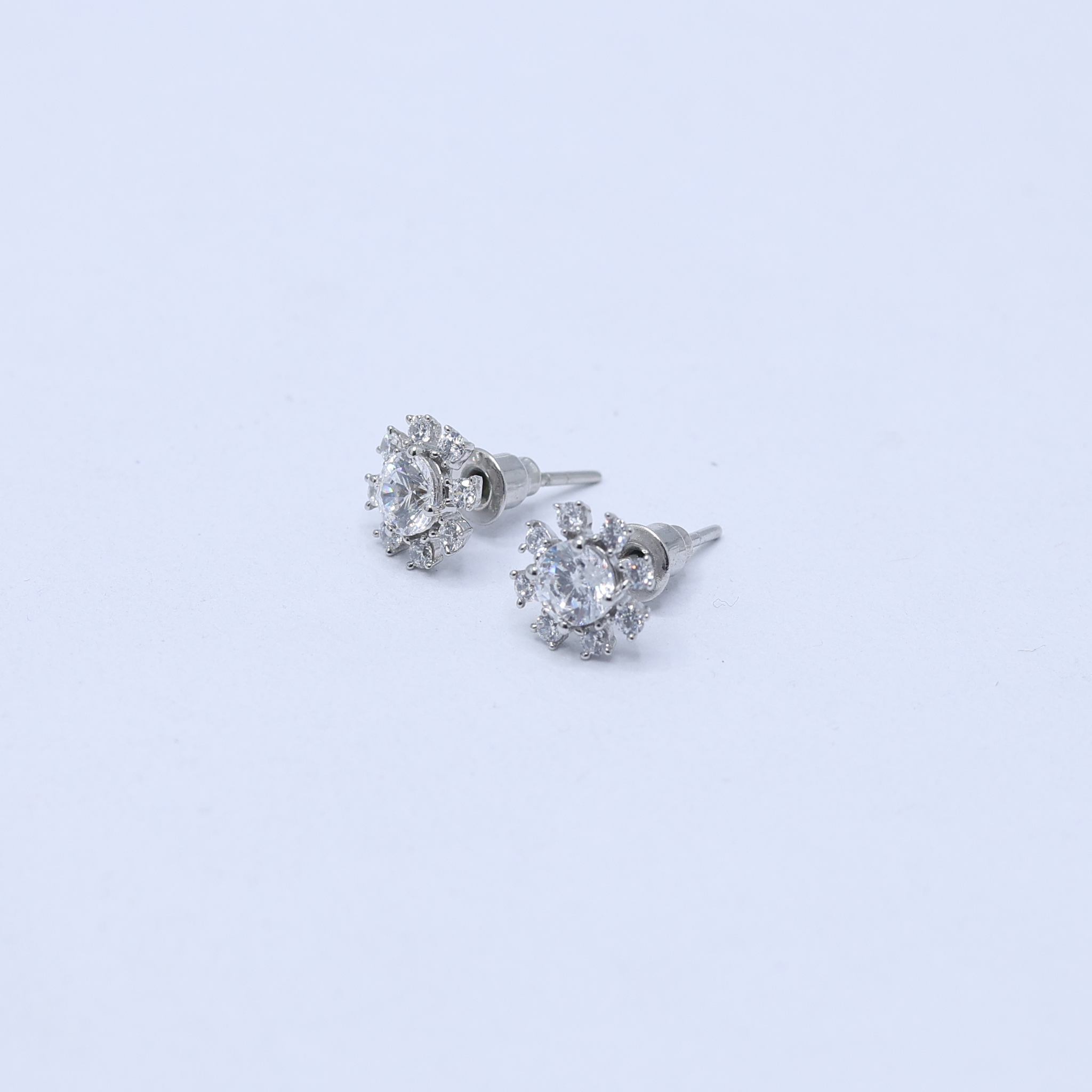 Snowflake-Inspired White Gold Silver Radiant Earrings For Woman