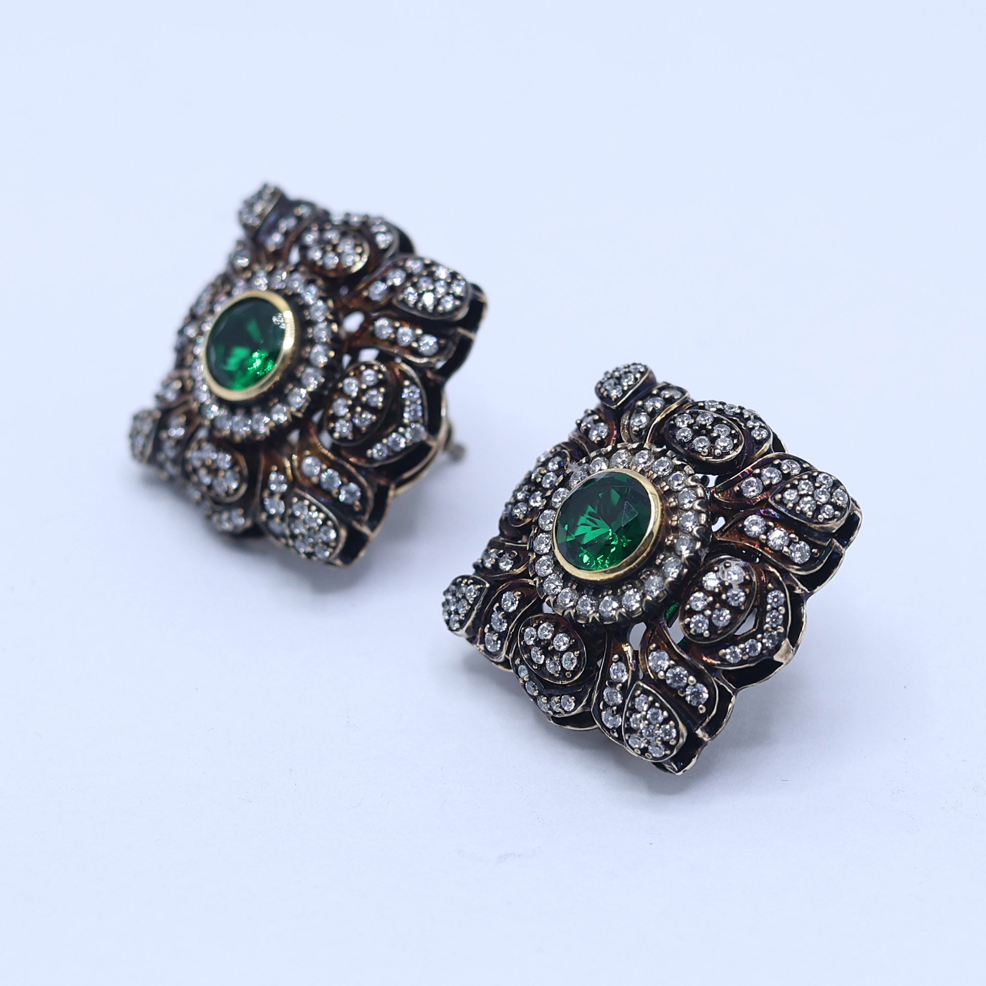 Rani Damayanti Classic Studs Earring