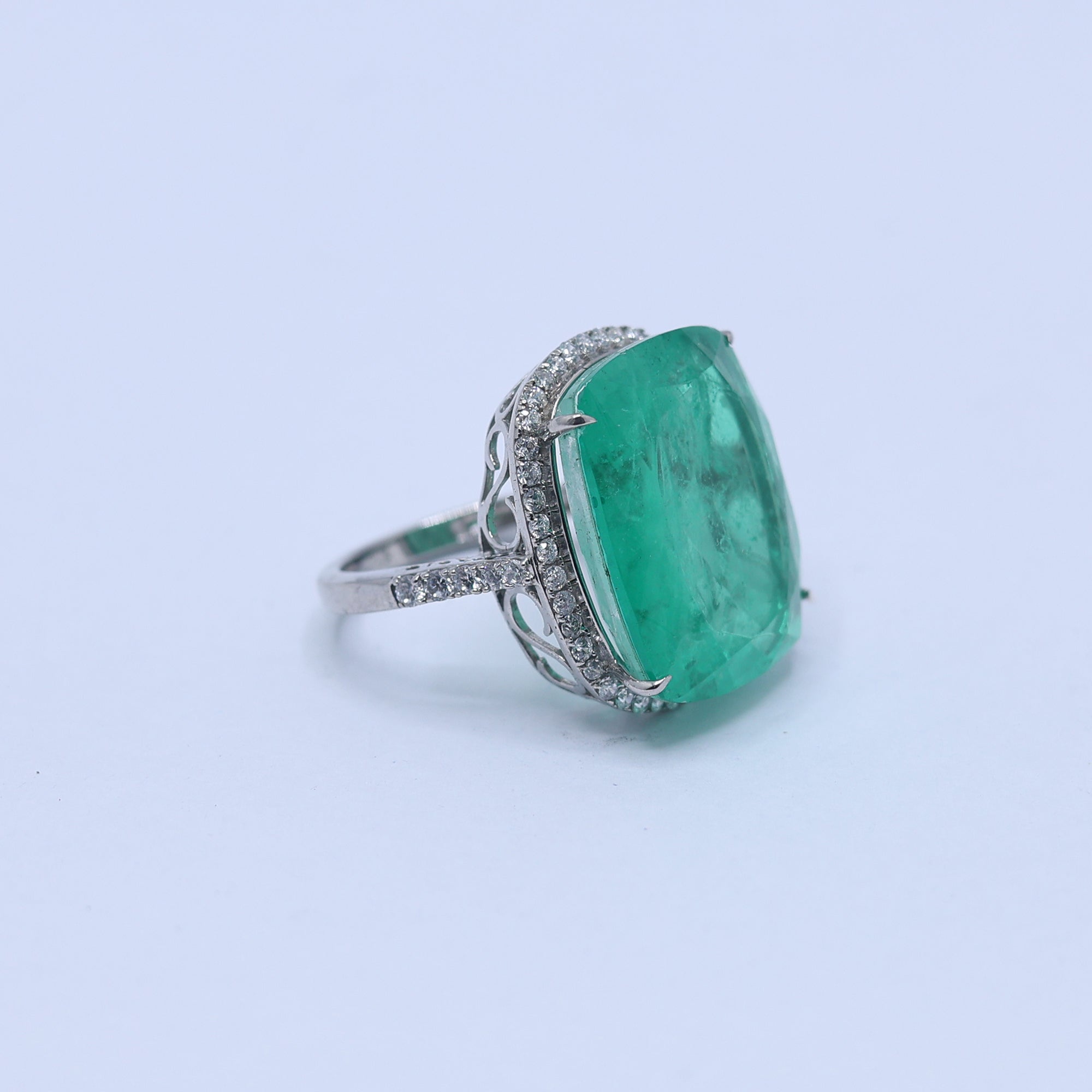 Mystic Emerald Grandeur Ring