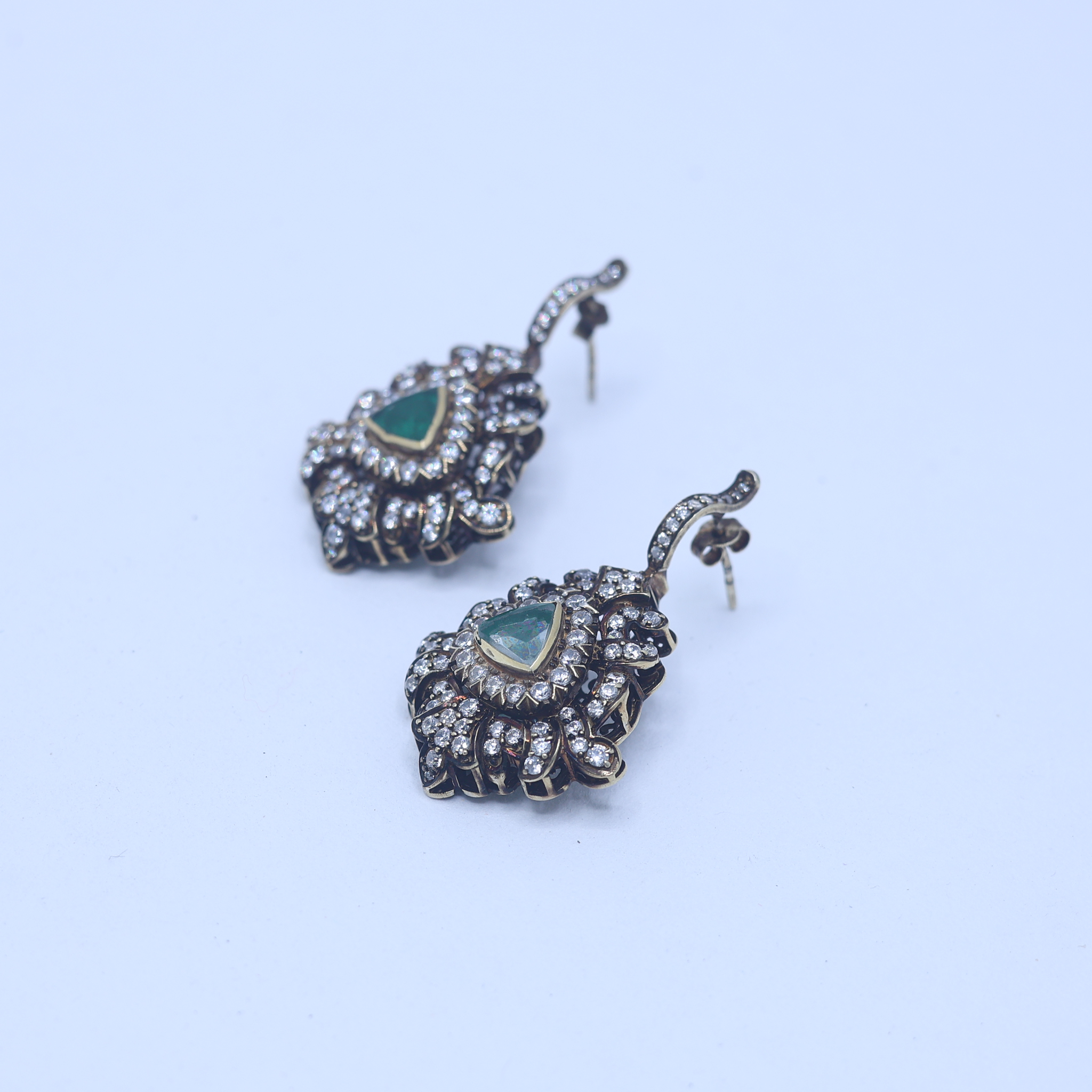 Rani Lakshmi Victory Dangler
