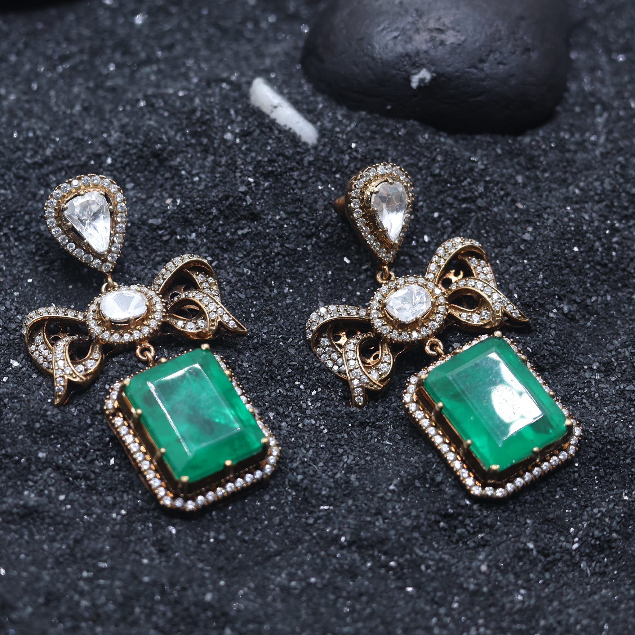 Jhansi Lakshmi Polki Emerald Dangler