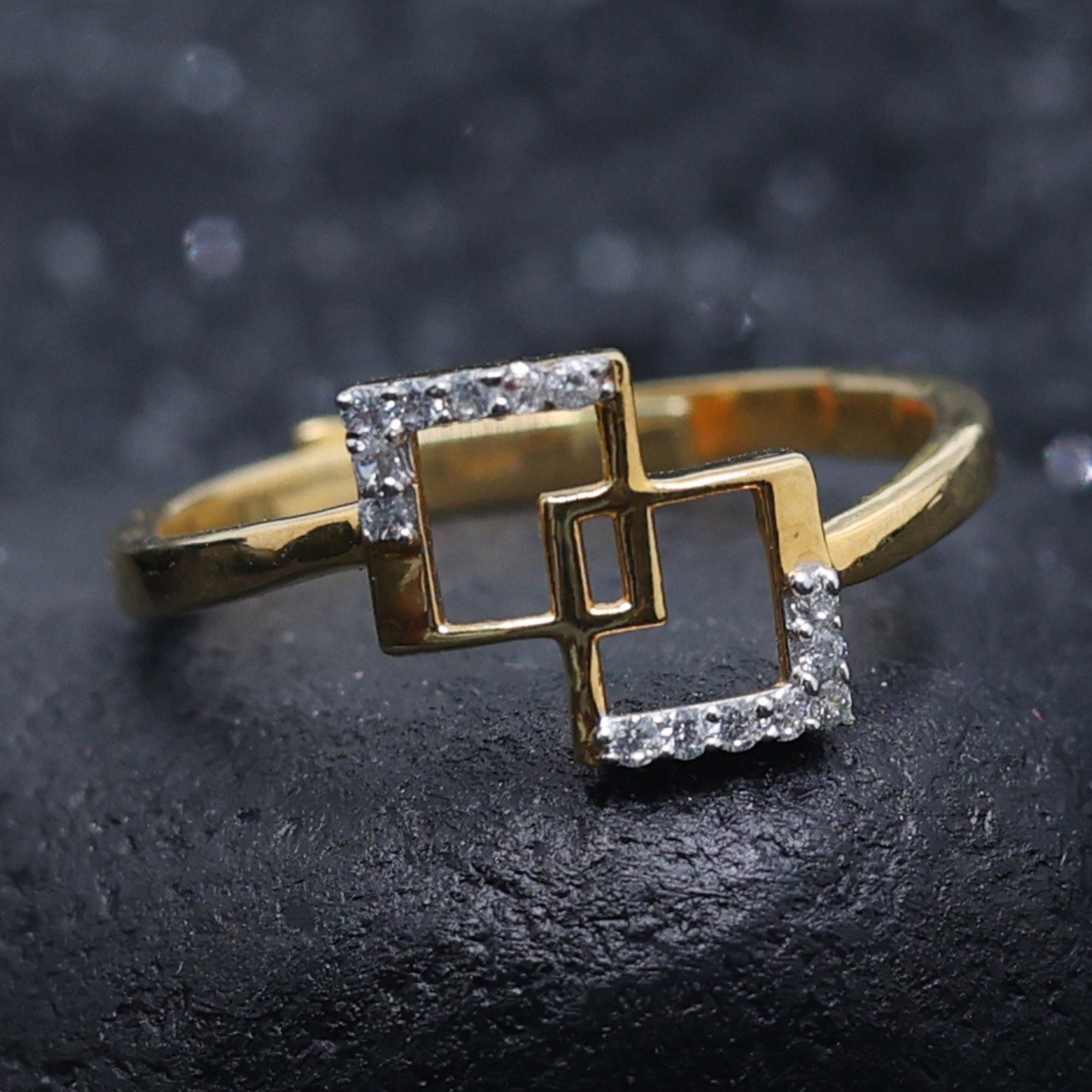 Modern Geometric Interlock Square Ring