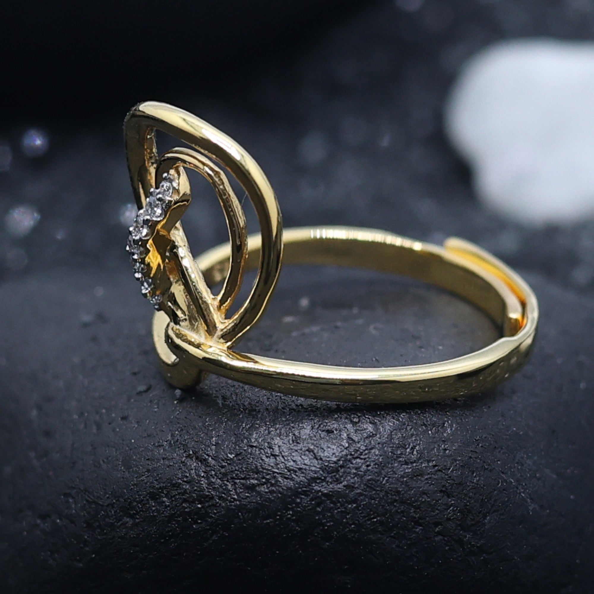 Stylish Swirl Diamond Ring