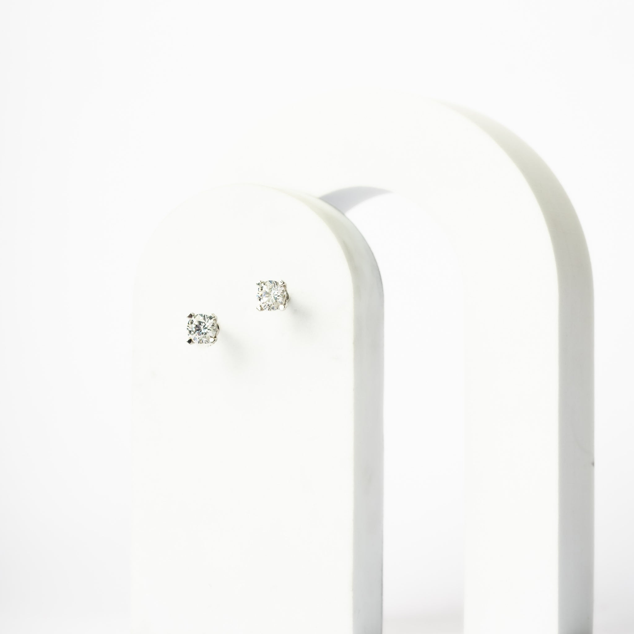Minimalist Round Solitaire Studs White Gold Silver 4-Prong Secure Earring For Woman