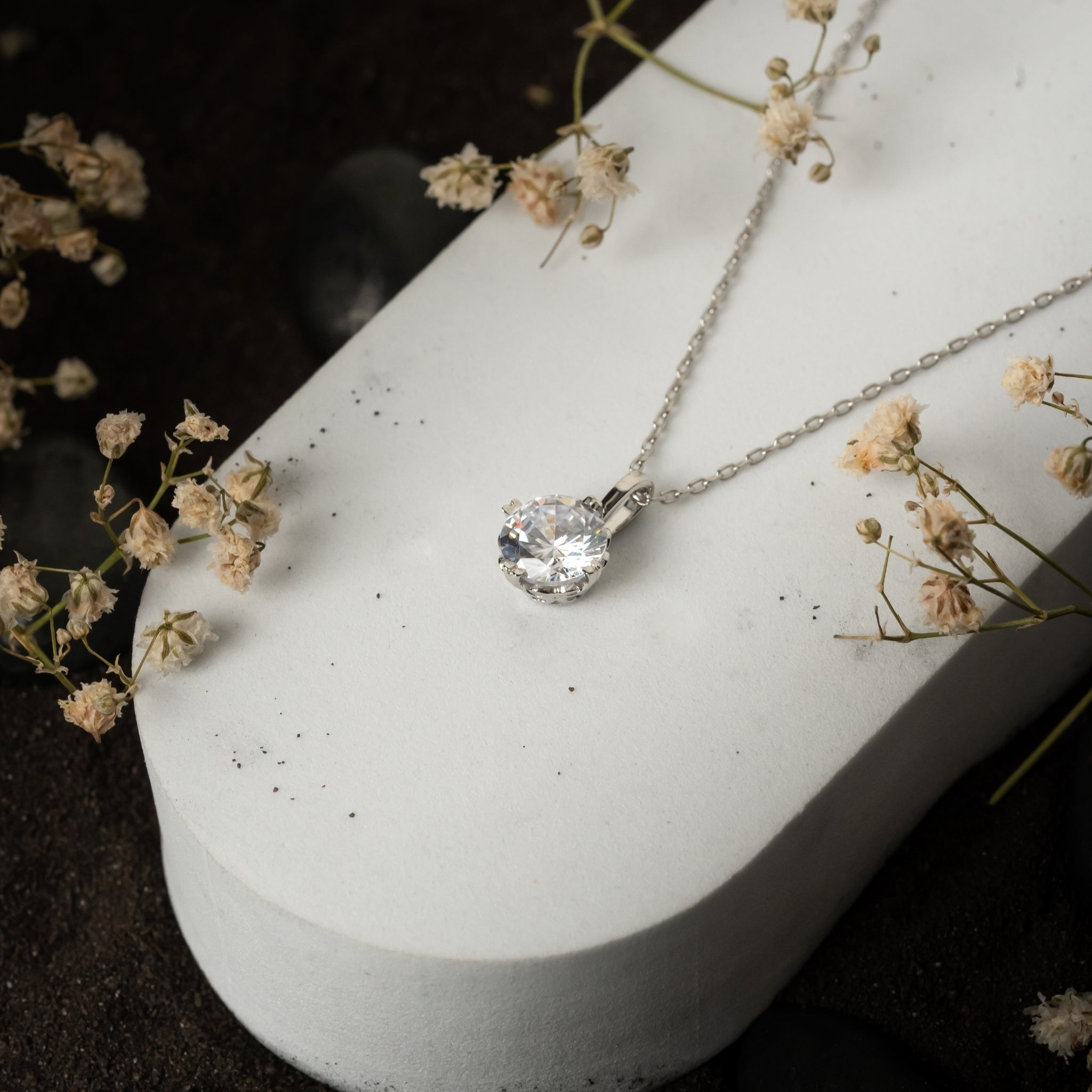 925 Sterling Silver Round Solitaire Pendant AUS-677