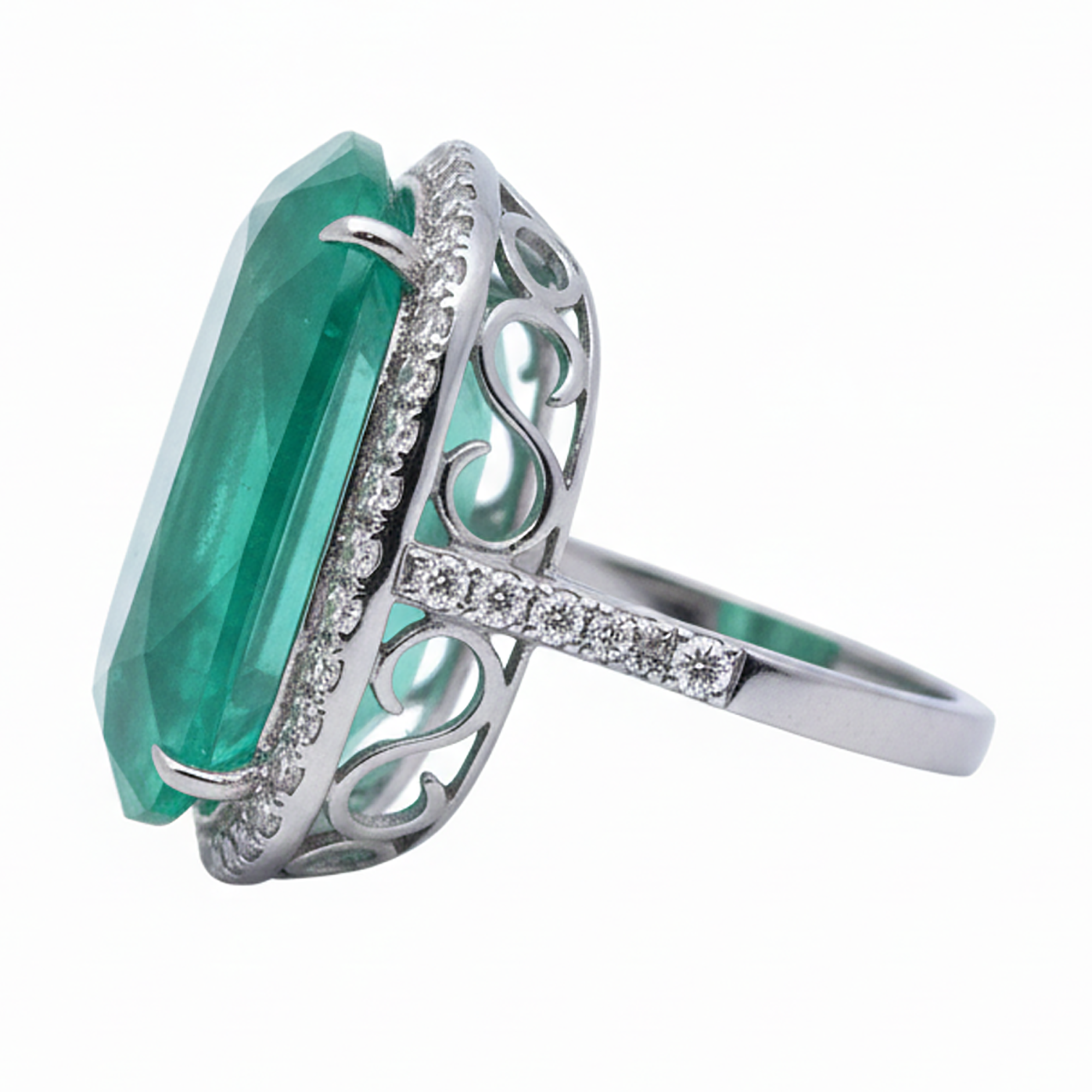 Mystic Emerald Grandeur Ring