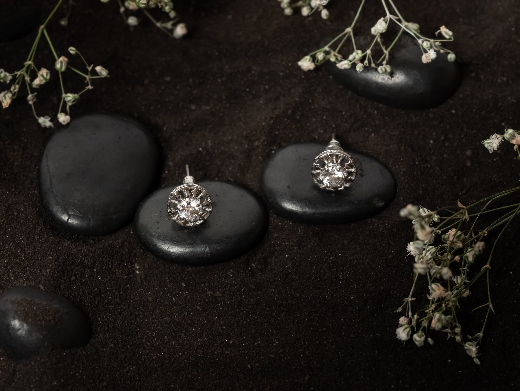 White Gold Adjustable Silver Floral Round Stud Earring For Woman