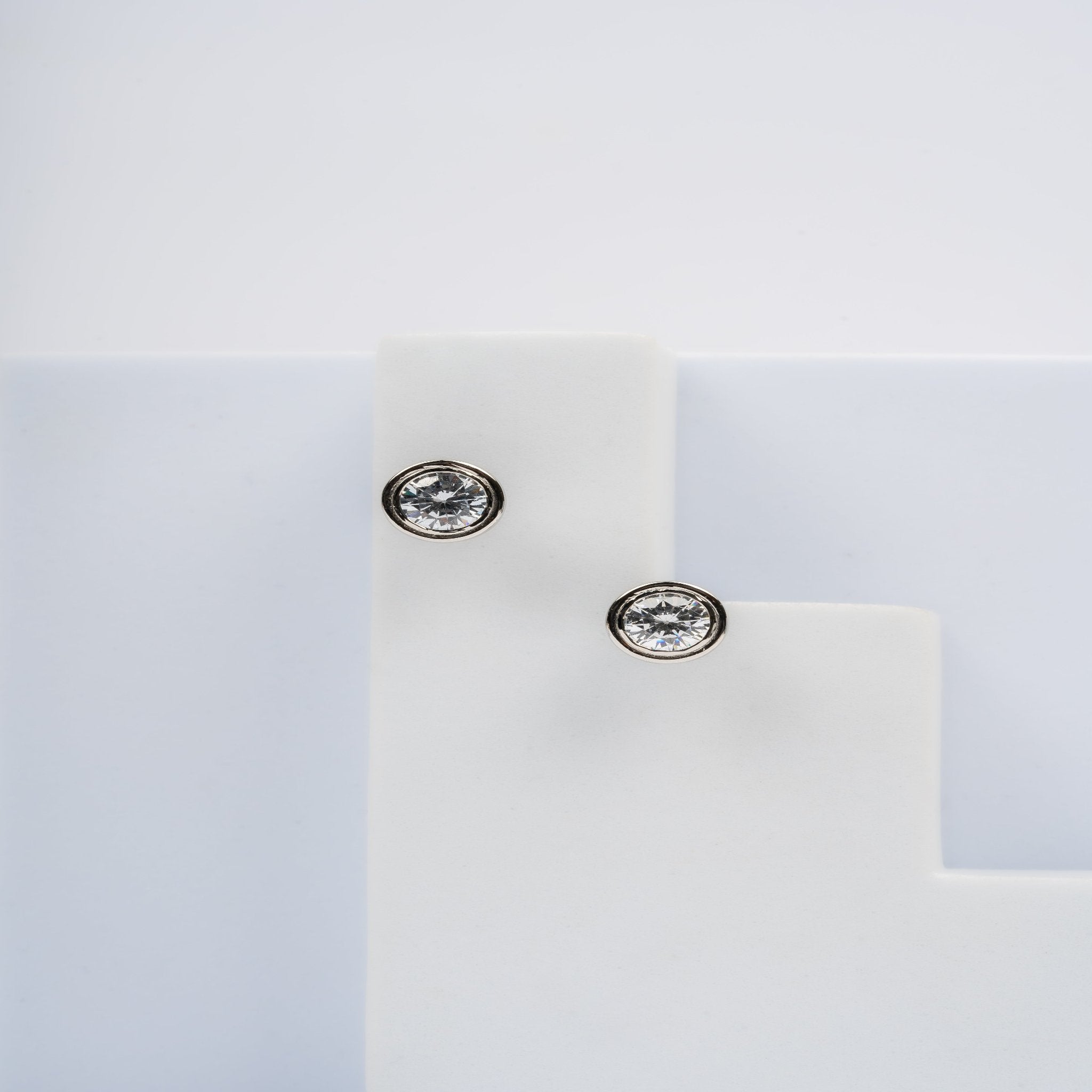 Timeless Round Solitaire White Gold Silver Bezel-Set Earring For Woman