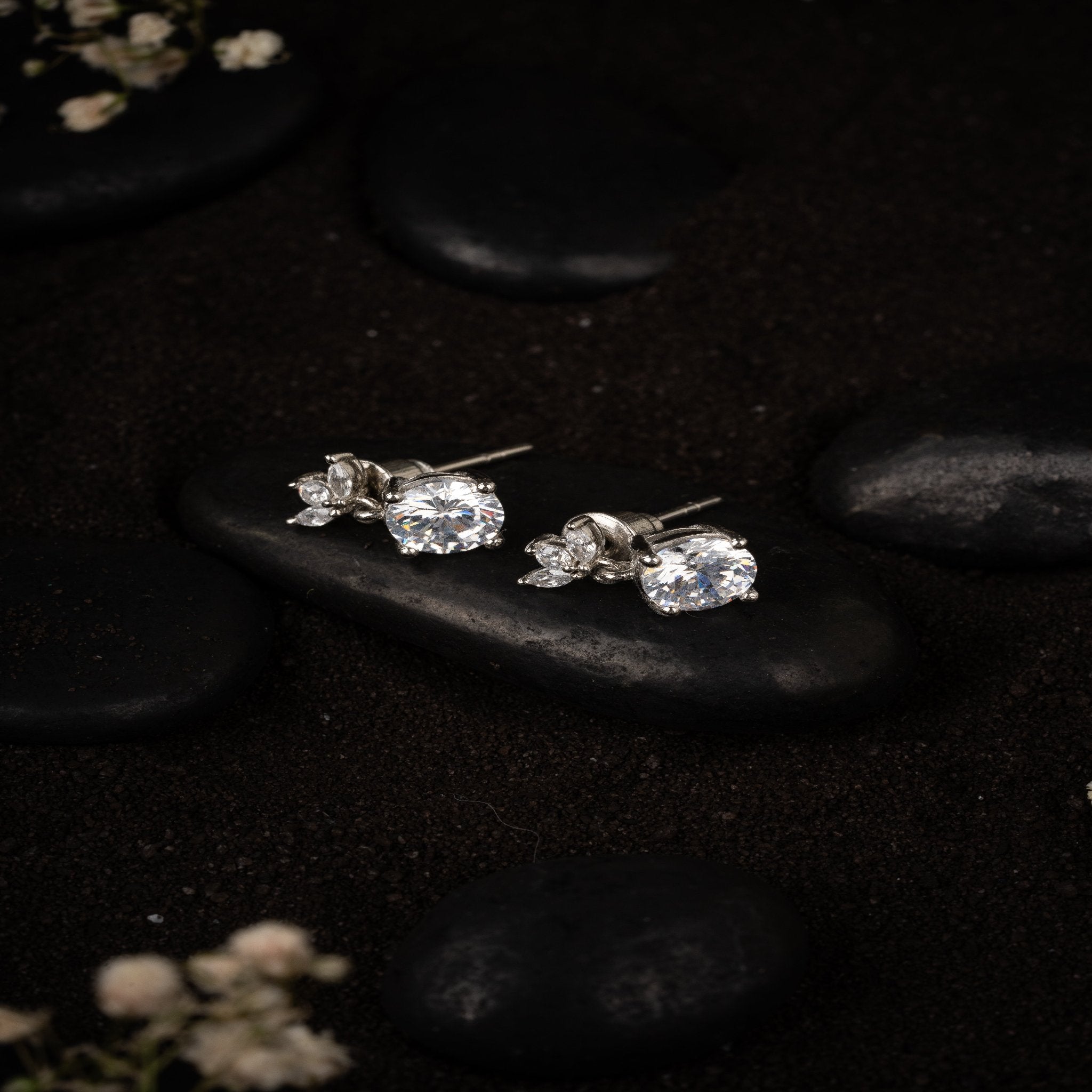 Timeless Topaz Circulets Solitaire Floral White Gold Silver Stud Earring For Woman