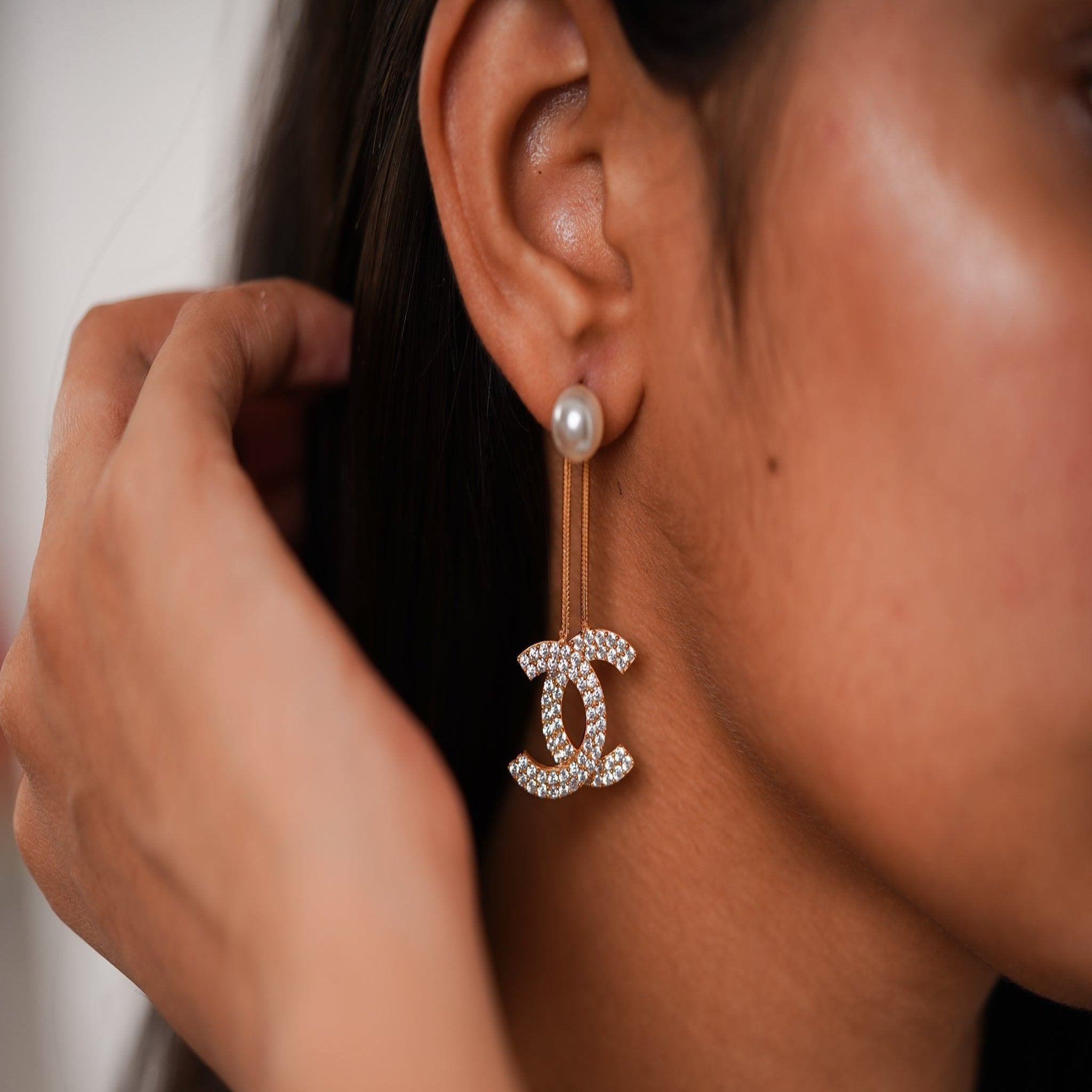 Yellow Gold Adjustable Silver Iconic C-Shape Pearl Earring For Woman