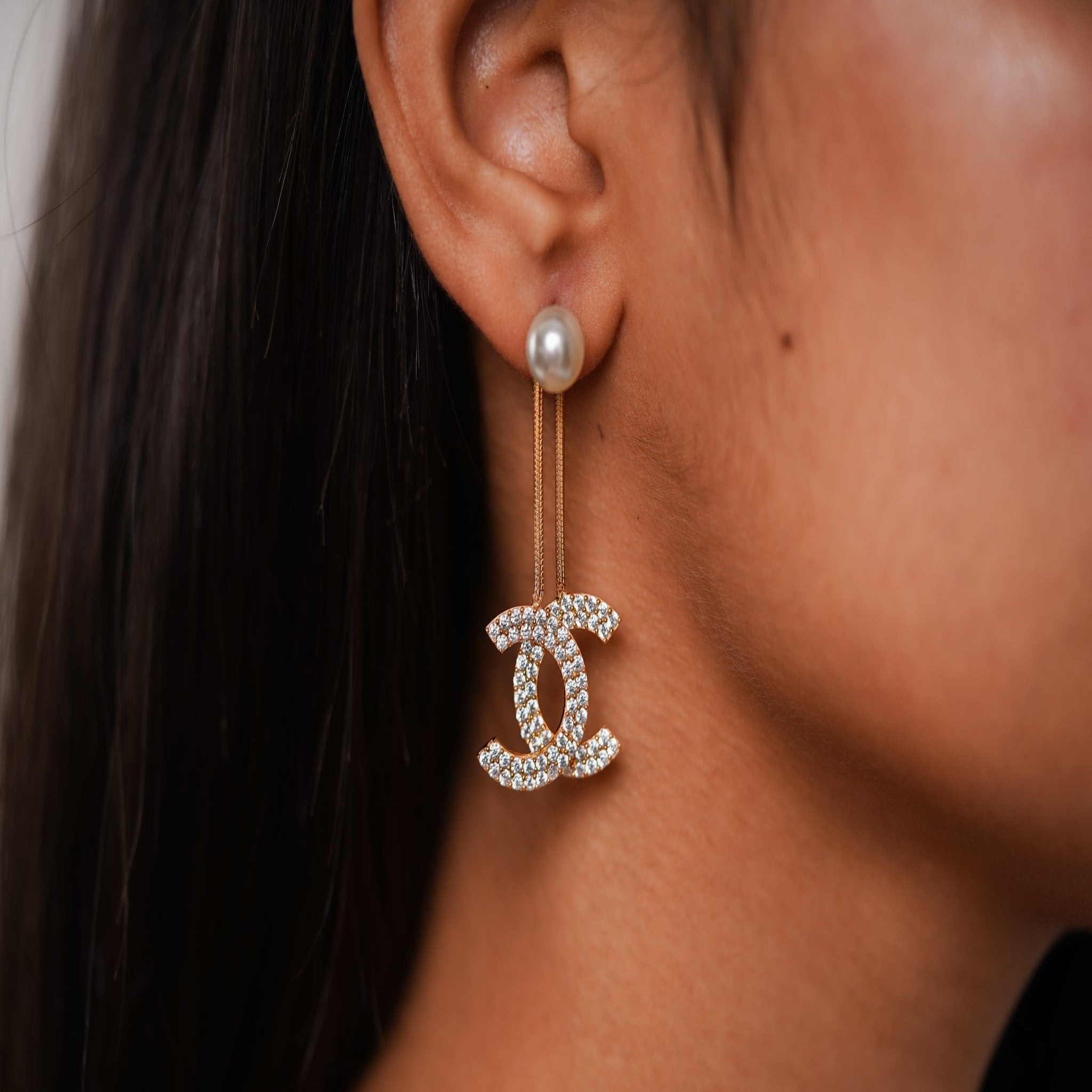 Yellow Gold Adjustable Silver Iconic C-Shape Pearl Earring For Woman