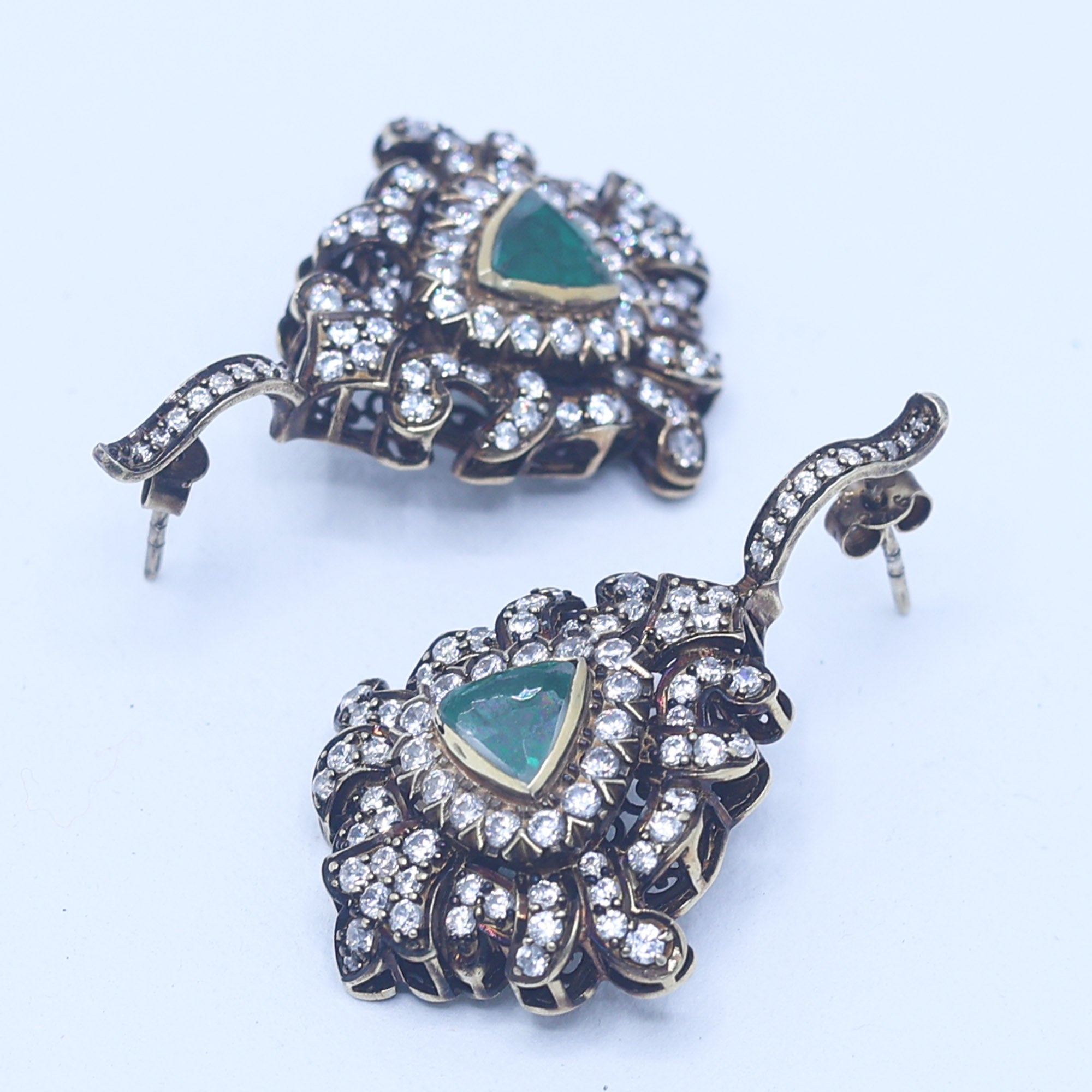 Rani Lakshmi Victorian Dangler
