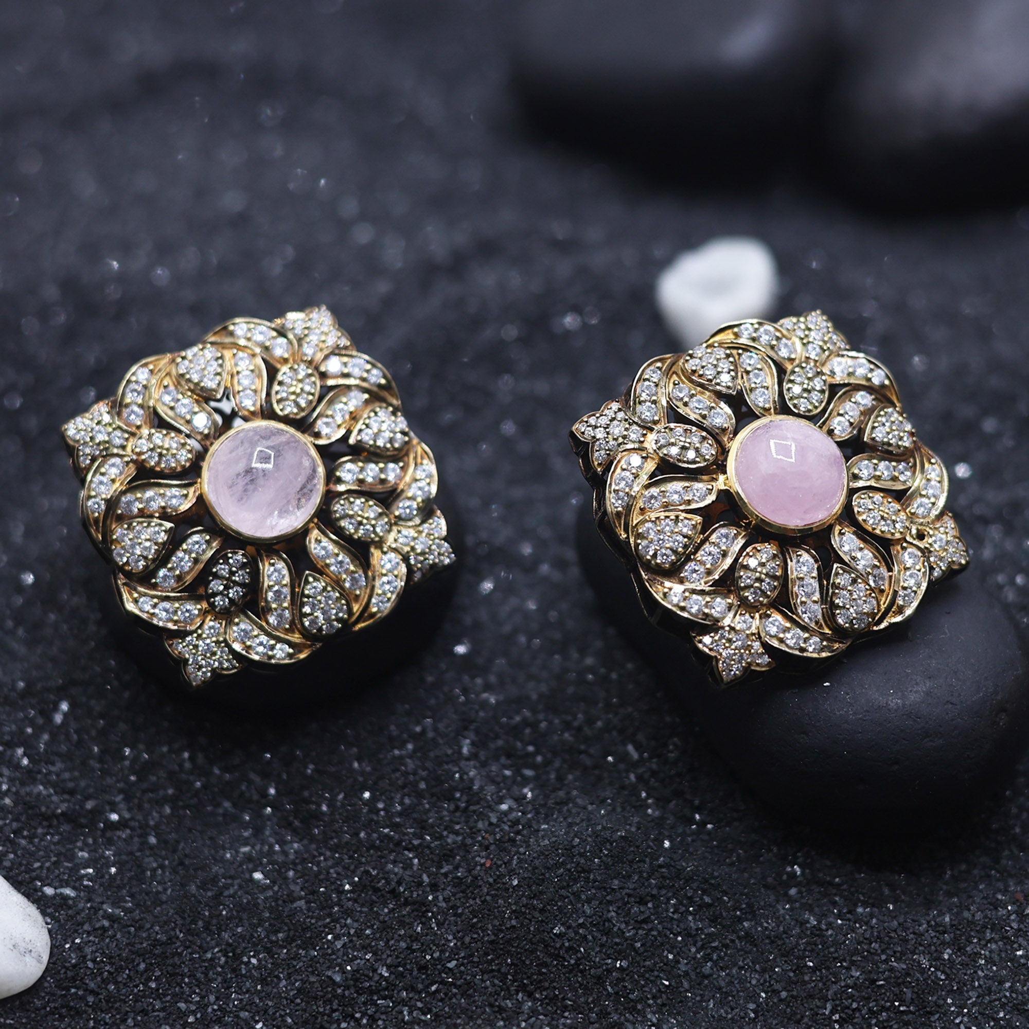 Maharani Devyani Antique Stud