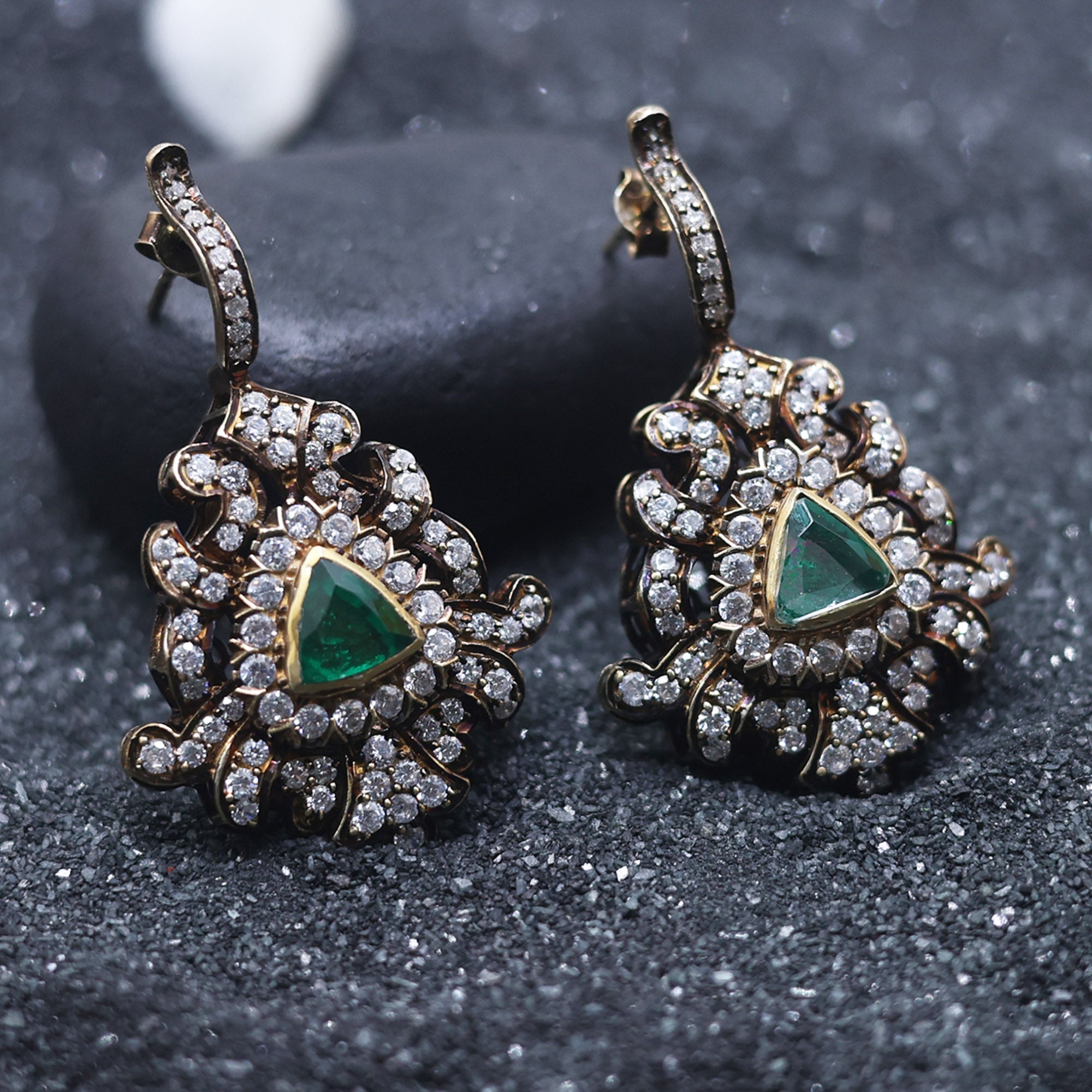 Rani Lakshmi Victorian Dangler