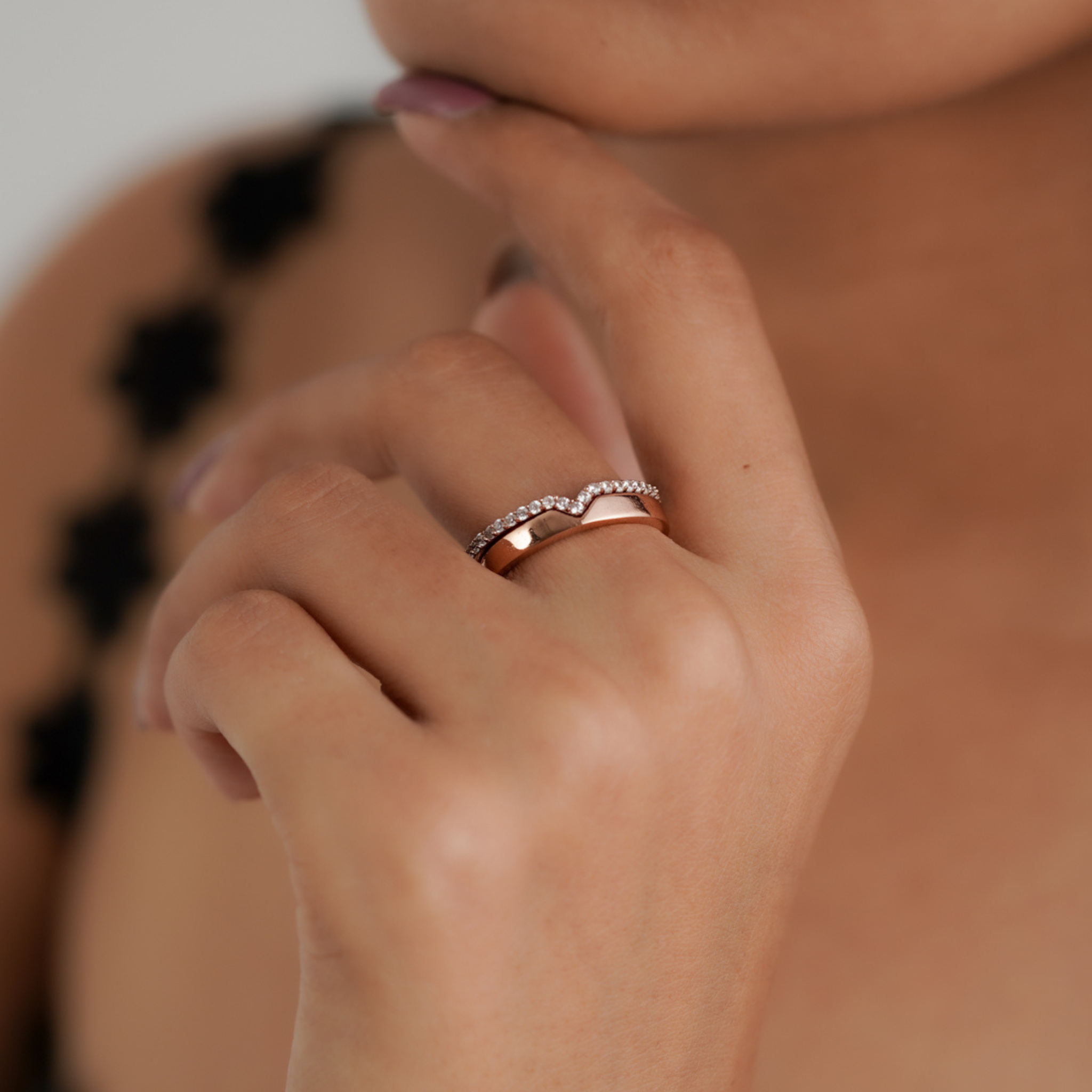 Silver Elegance Adjustable V- Shaped Rose Gold Ring For Couple