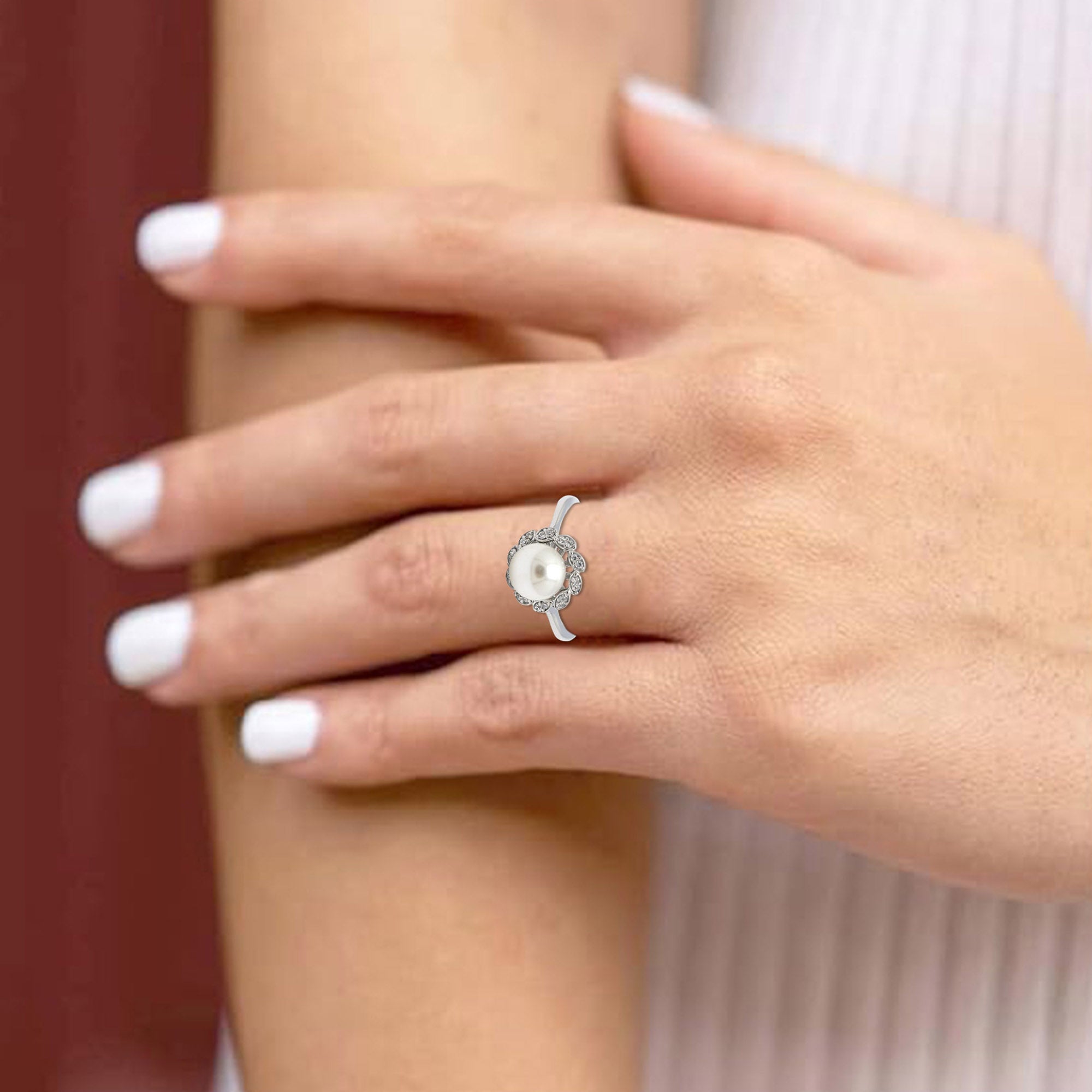 Elegant Pearl Petal Halo Ring