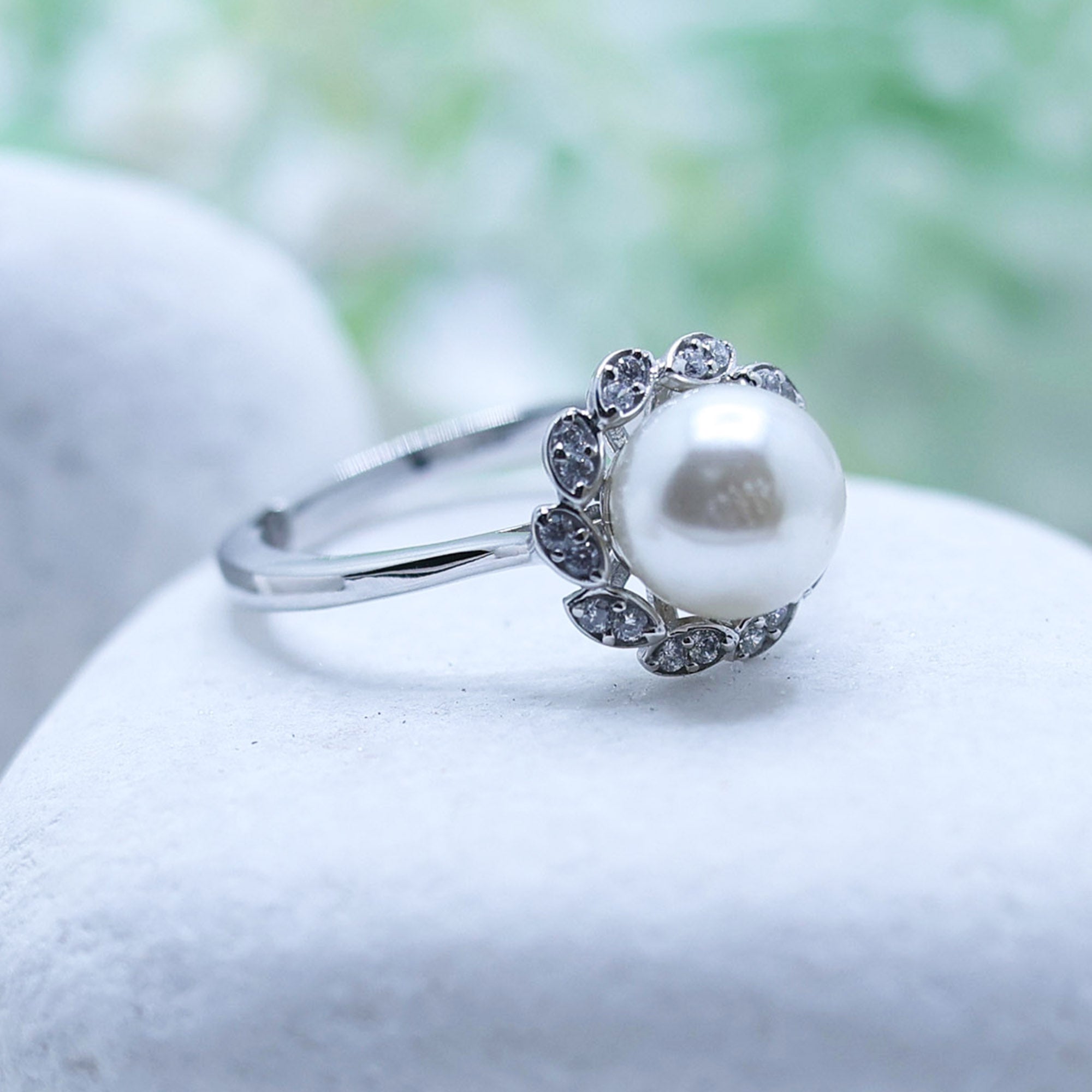 Elegant Pearl Petal Halo Ring