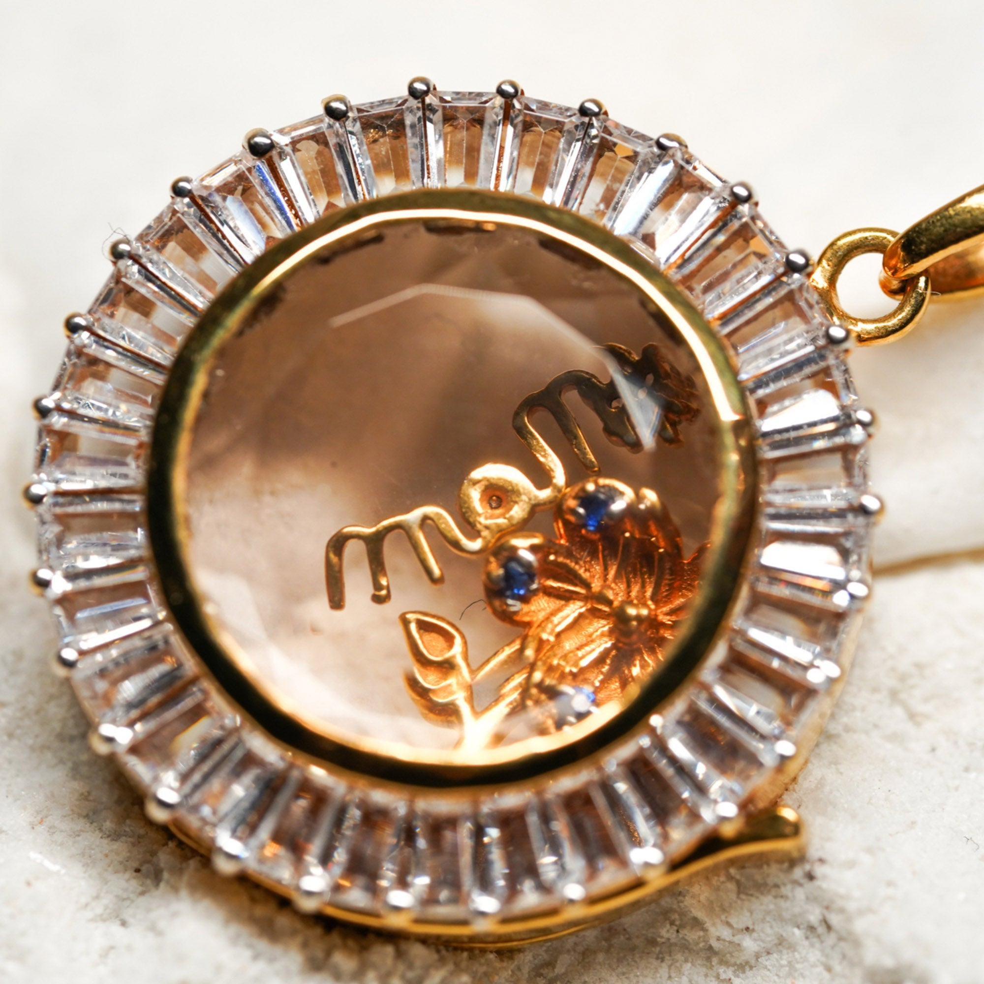 Floating Charm Mom Motif Pendant