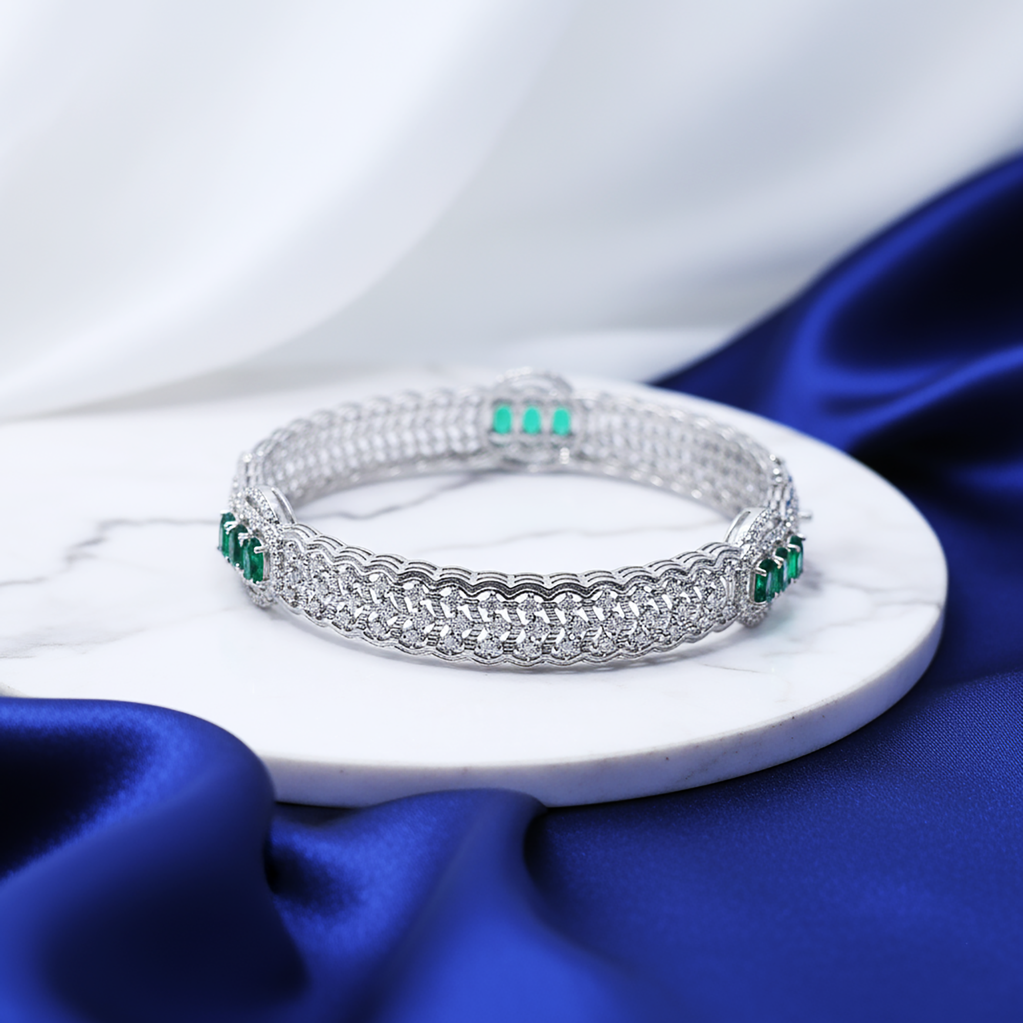 Elegant Paraiba Diamond Bracelet