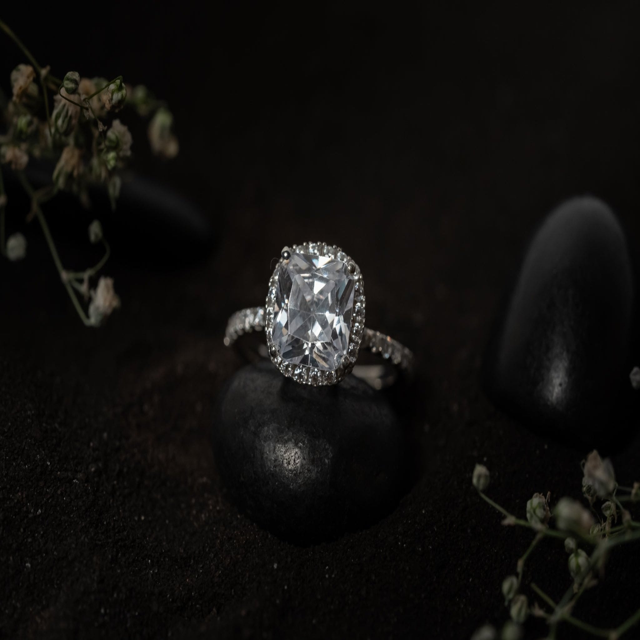 Glow Nest Cushion Adjustable Ring