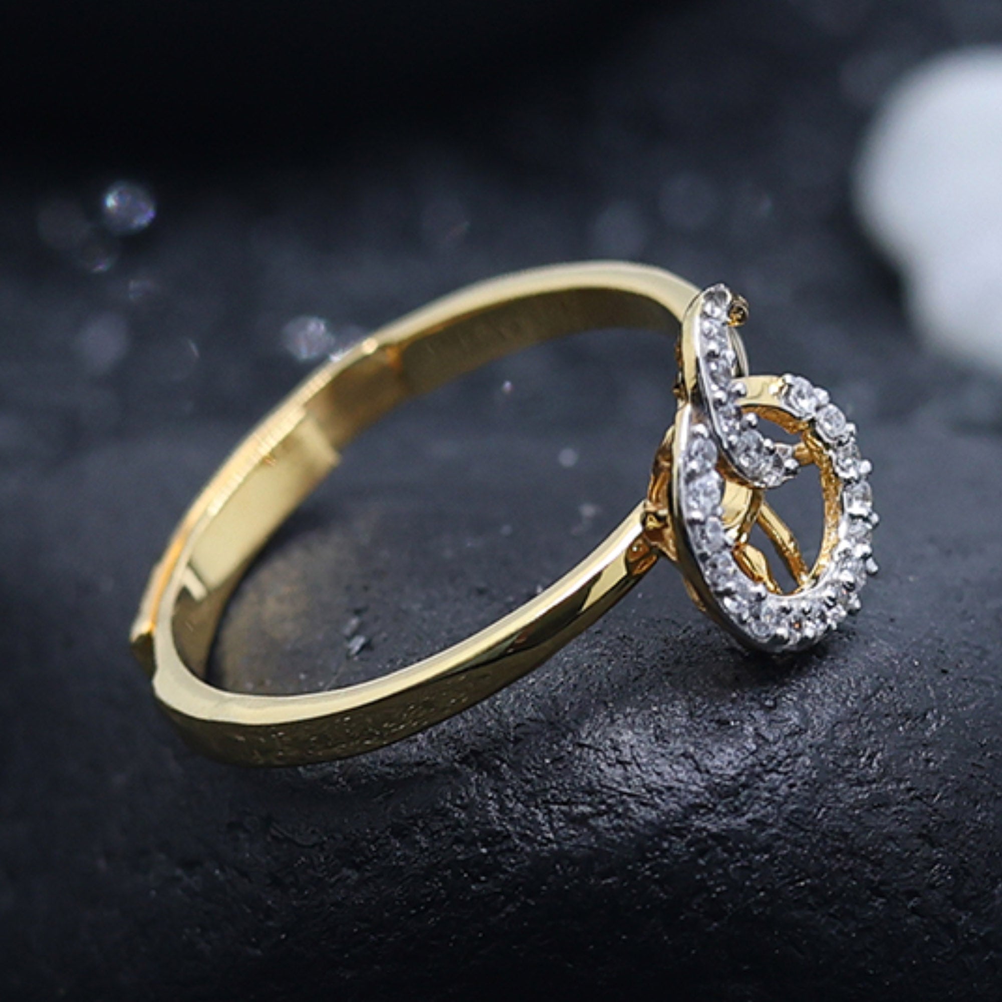 Elegant Swirl Diamond Ring