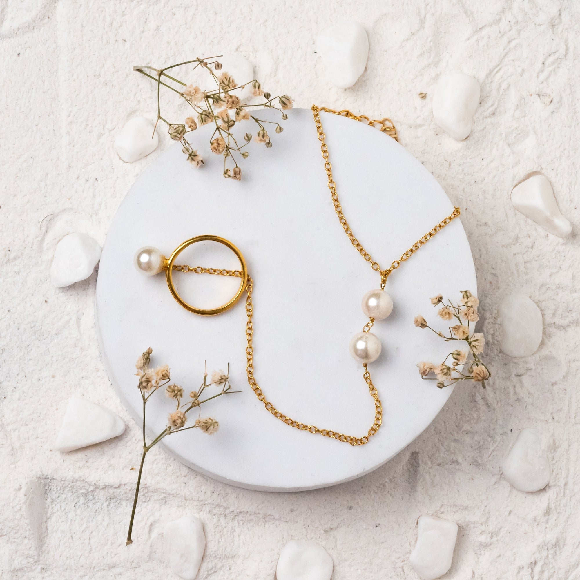 Pearl Finger Bracelet