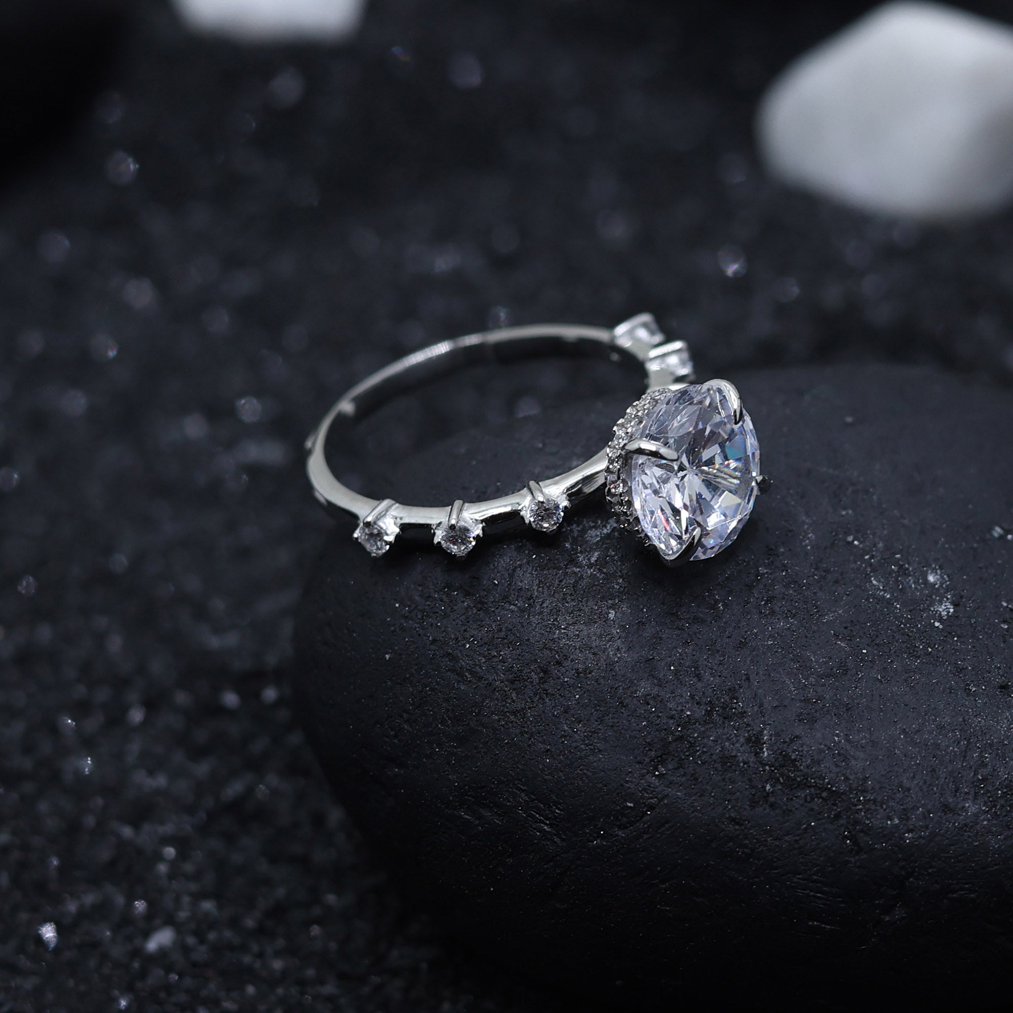 Round Cut Solitaire Ring