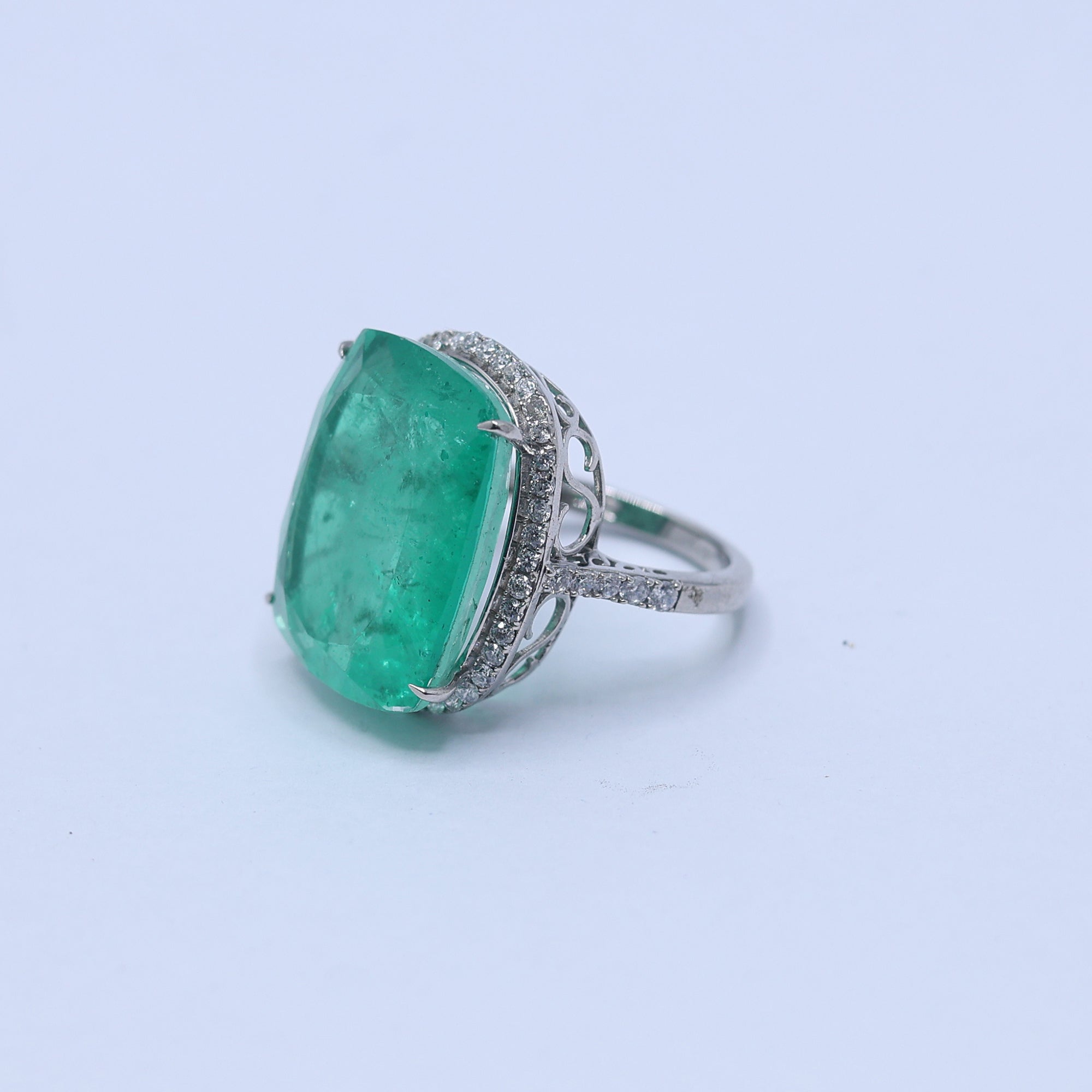 Mystic Emerald Grandeur Ring