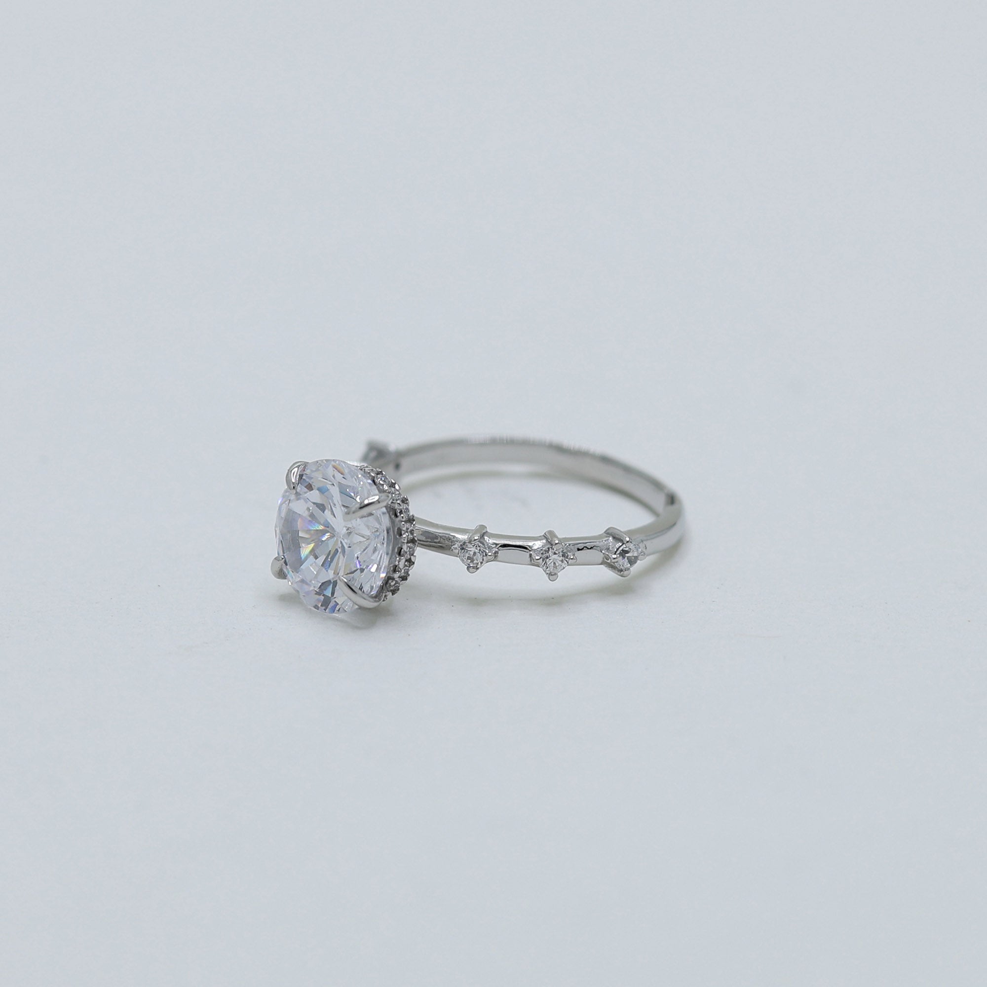 Round Cut Solitaire Ring