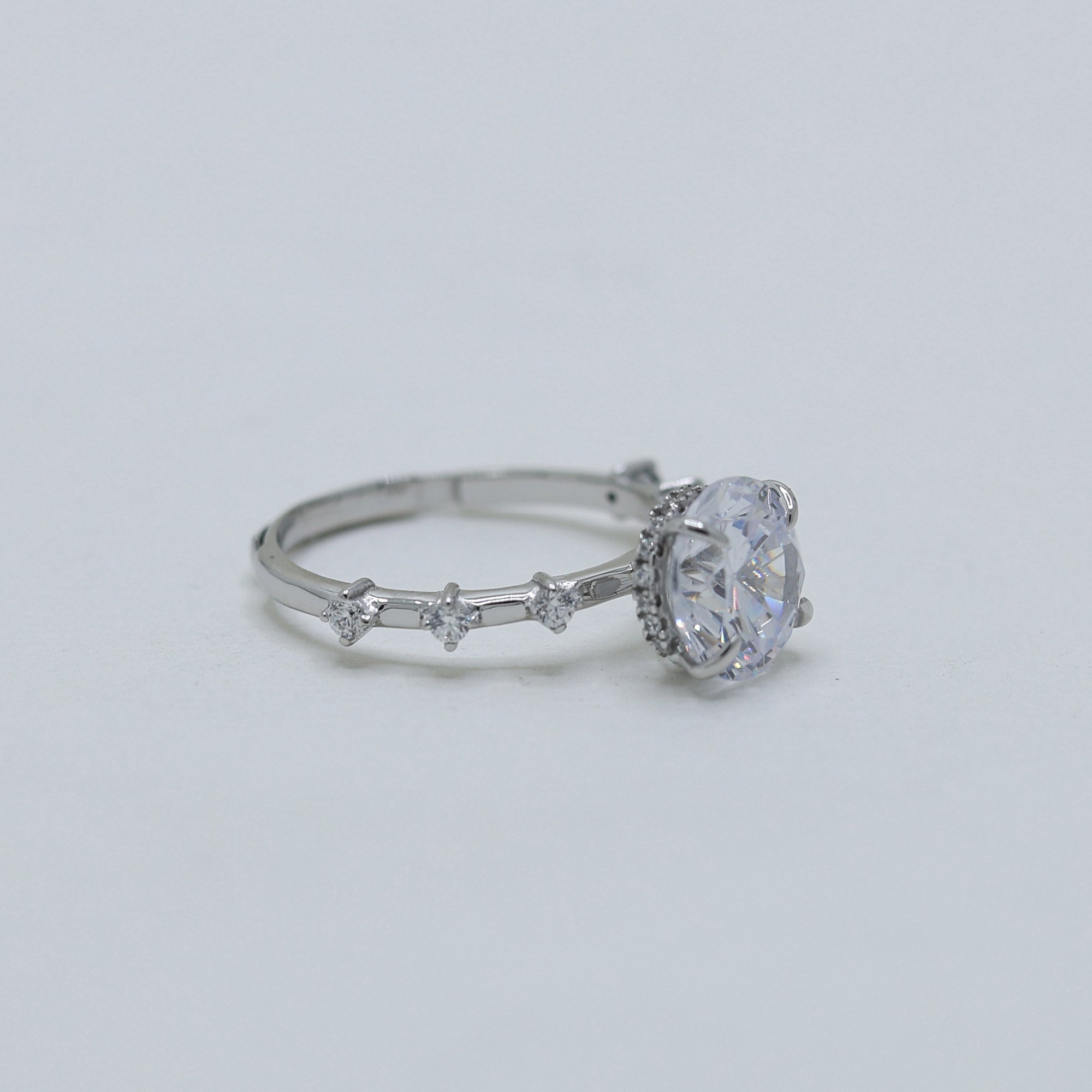Round Cut Solitaire Ring