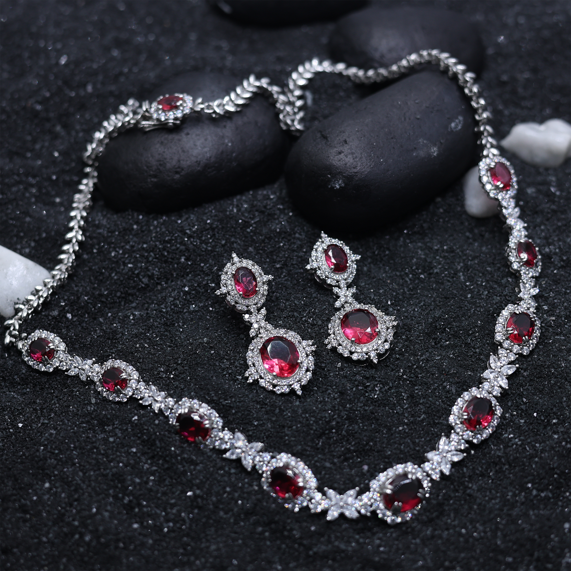 Queen Ruby Royal Elegance Necklace Set