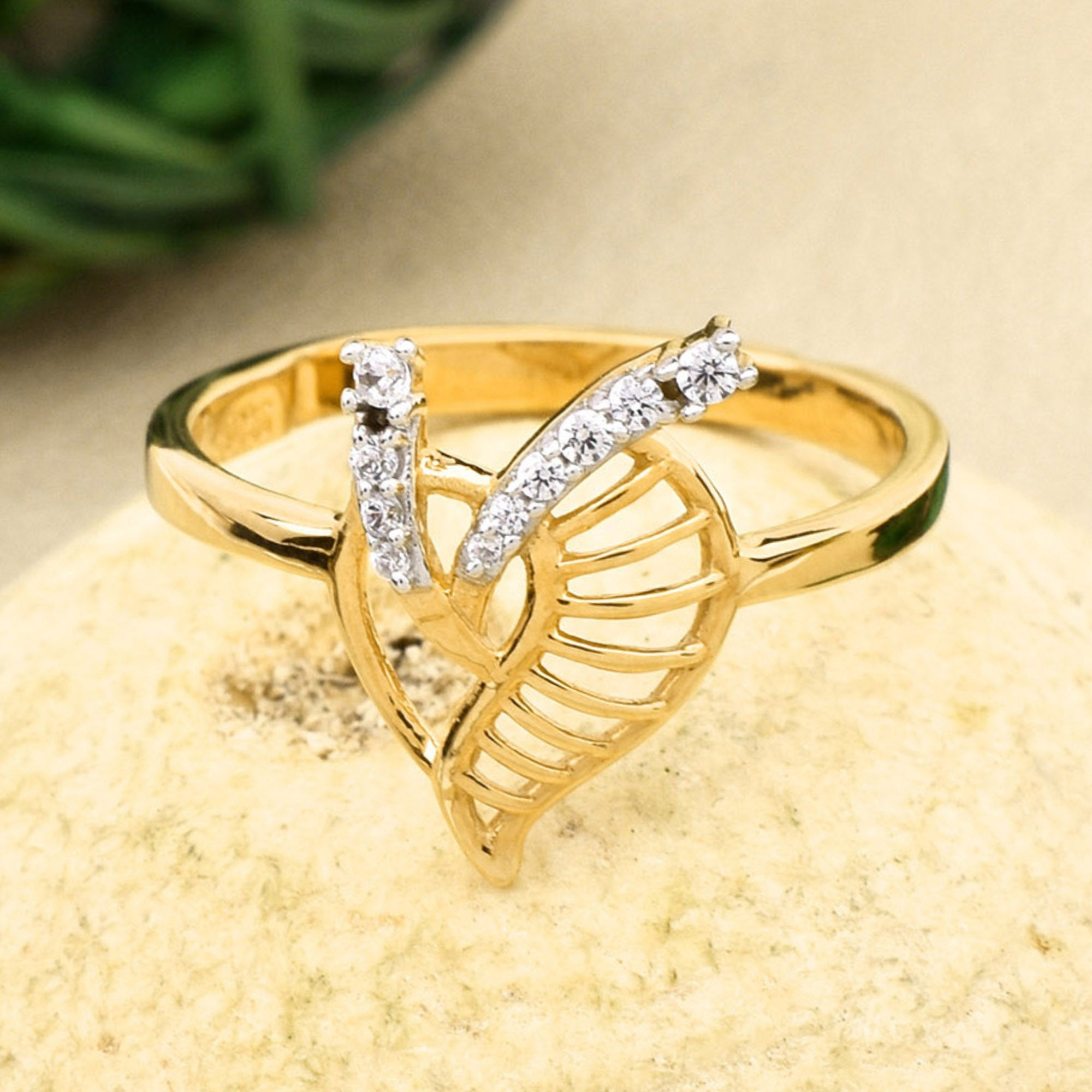 Adjustable Leaf Pattern Diamond Ring