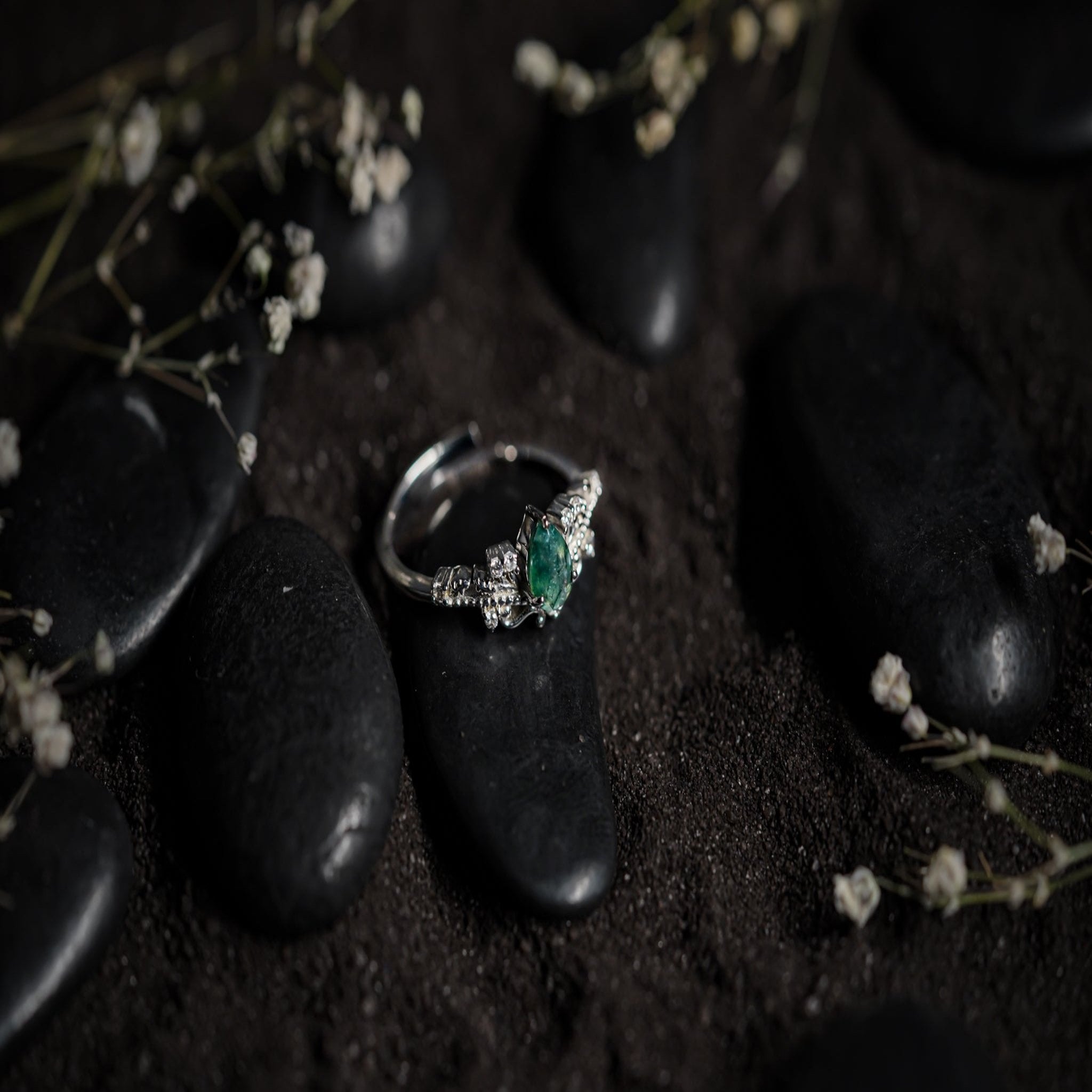 Green Pear Leaf Ring