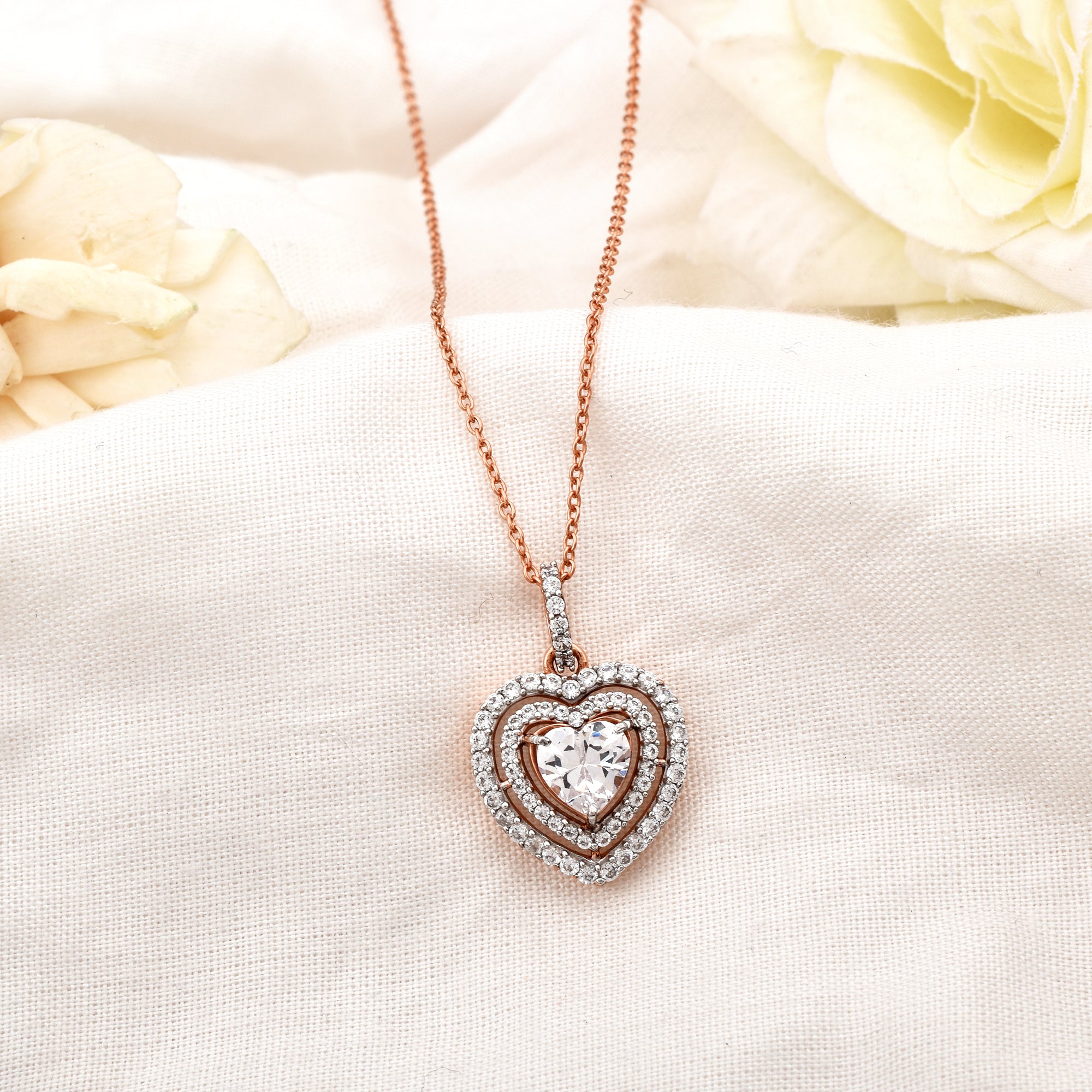 Silver Sparkling Adjustable Intertwined Triple Heart Rose Gold Pendant For Women