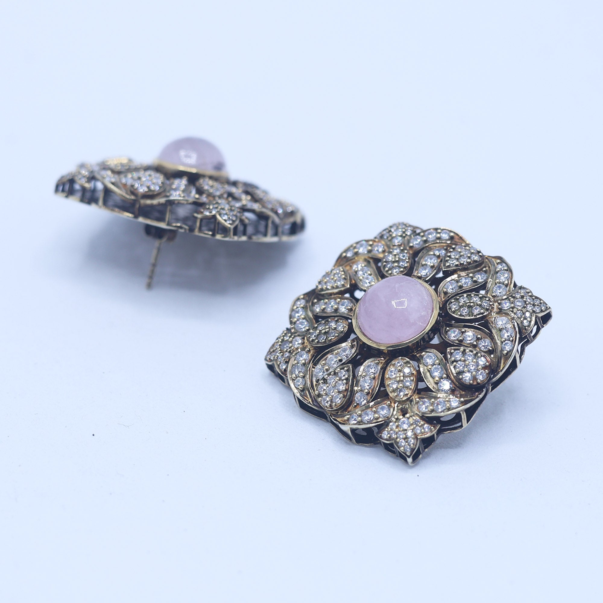 Maharani Devyani Antique Stud