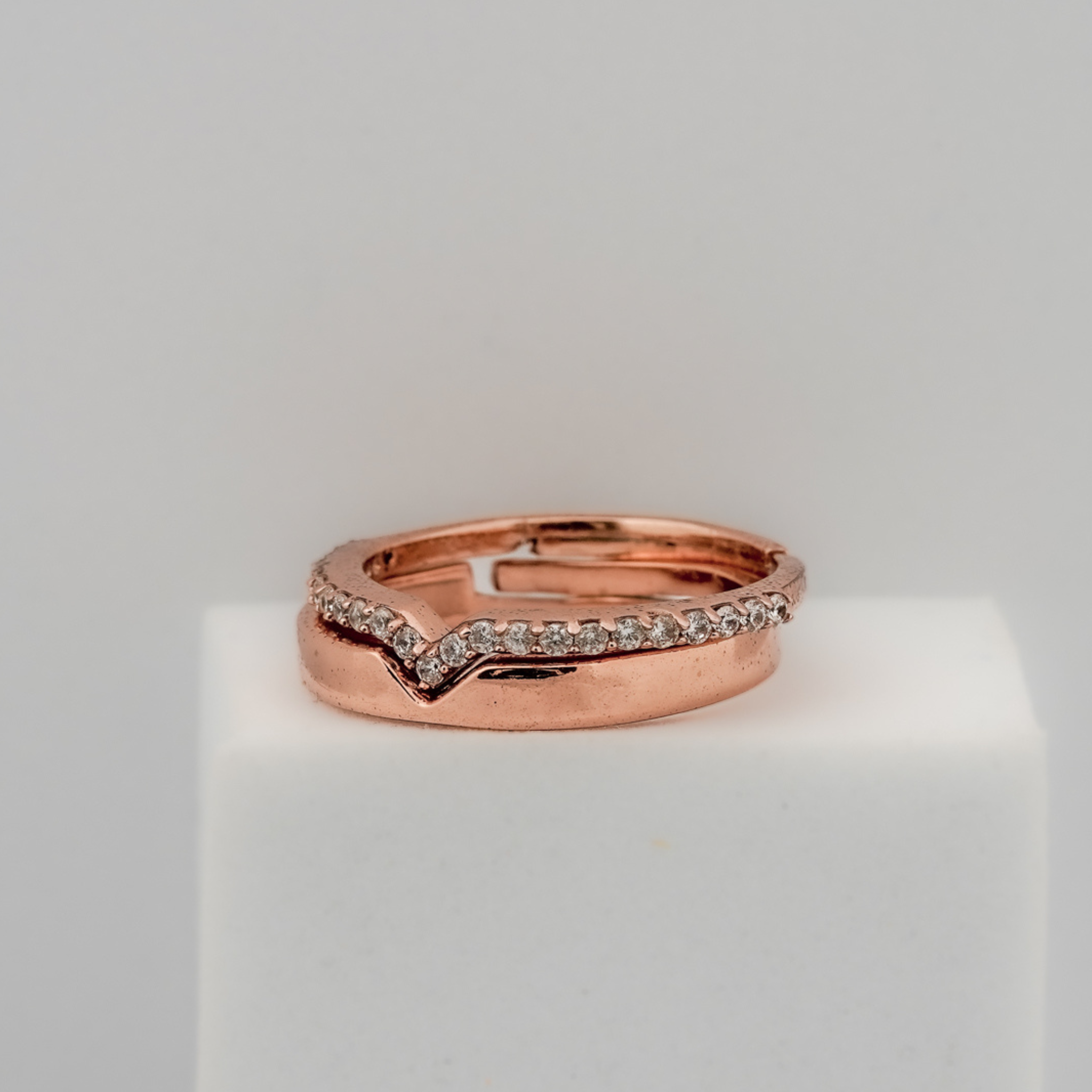 Silver Elegance Adjustable V- Shaped Rose Gold Ring For Couple